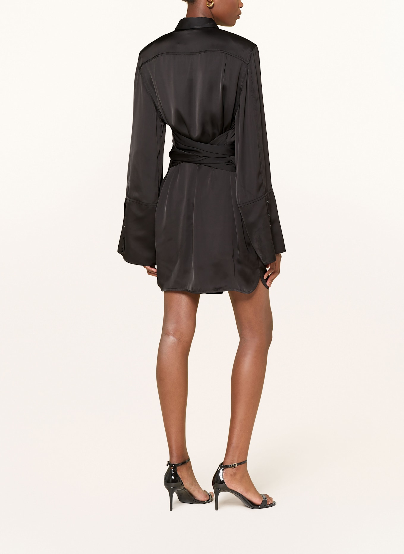 ROTATE Hemdblusenkleid aus Satin: SCHWARZ