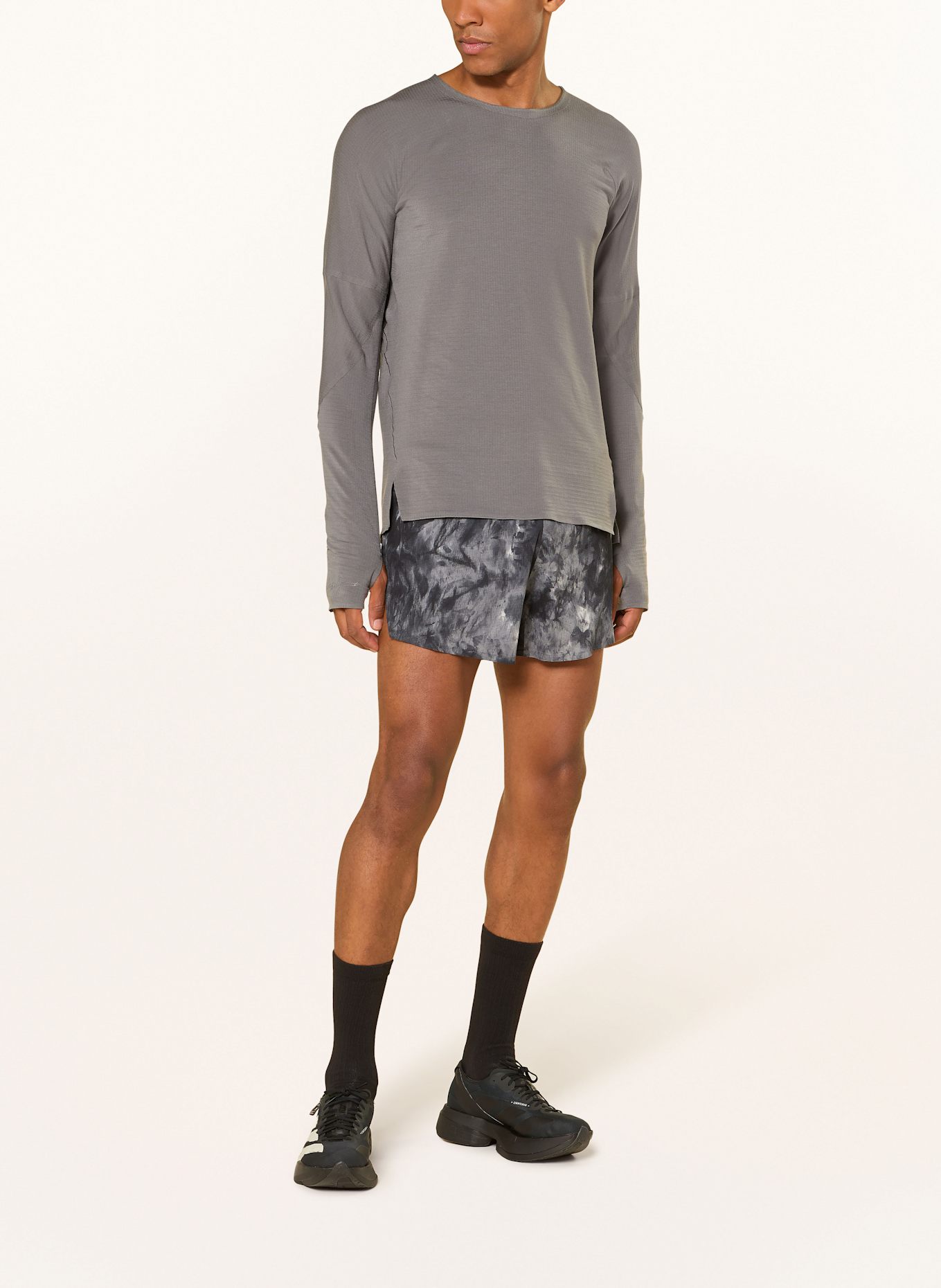 Y-3 2-in-1-Laufshorts: SCHWARZ / GRAU