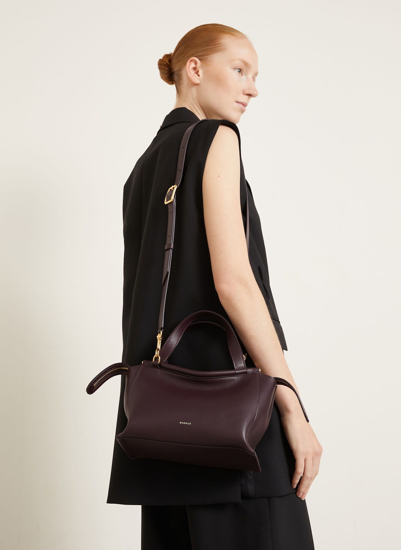 WANDLER Umhängetasche IDA: DUNKELLILA