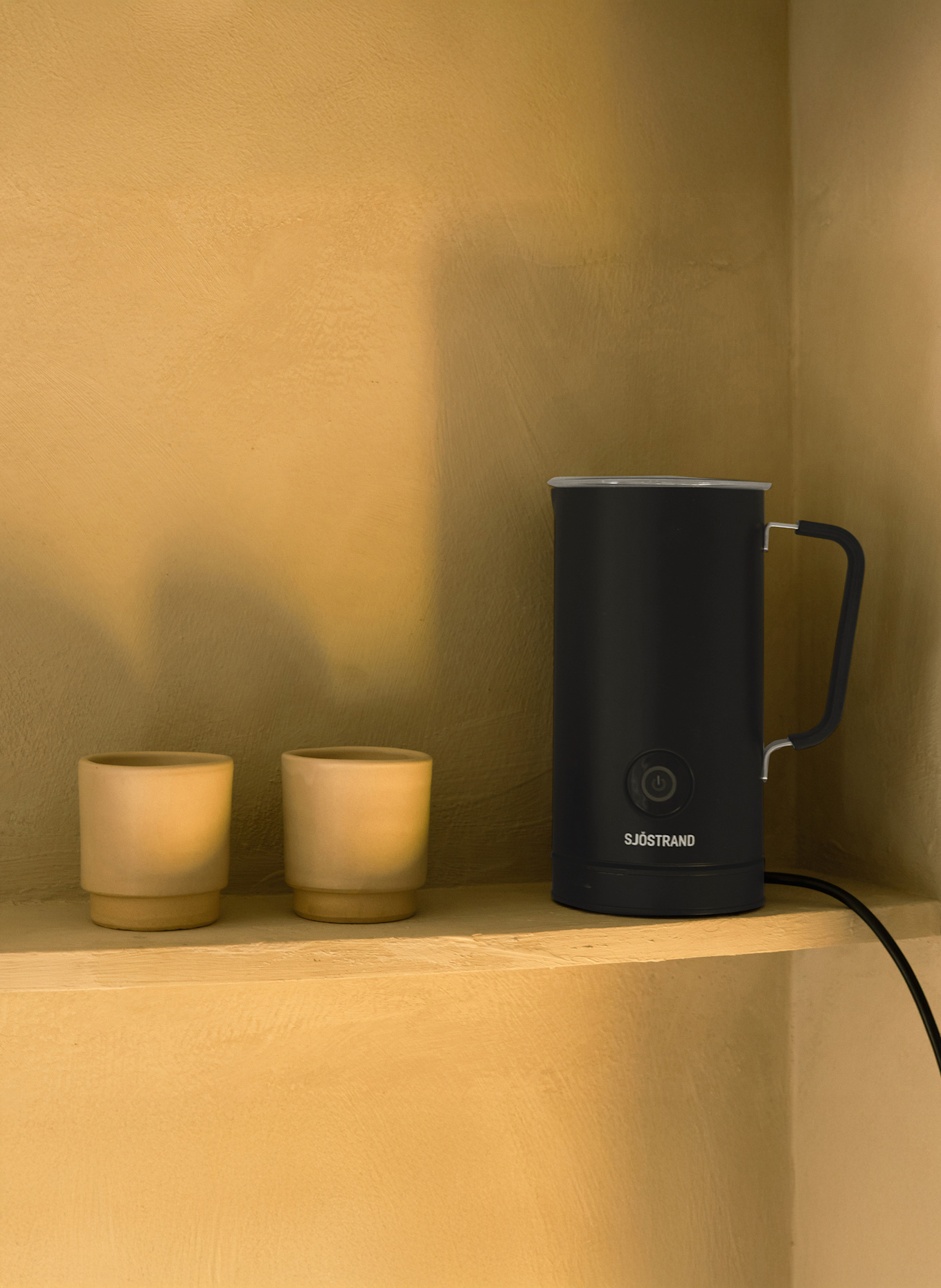 SJÖSTRAND Elektrischer Milchaufschäumer: SCHWARZ