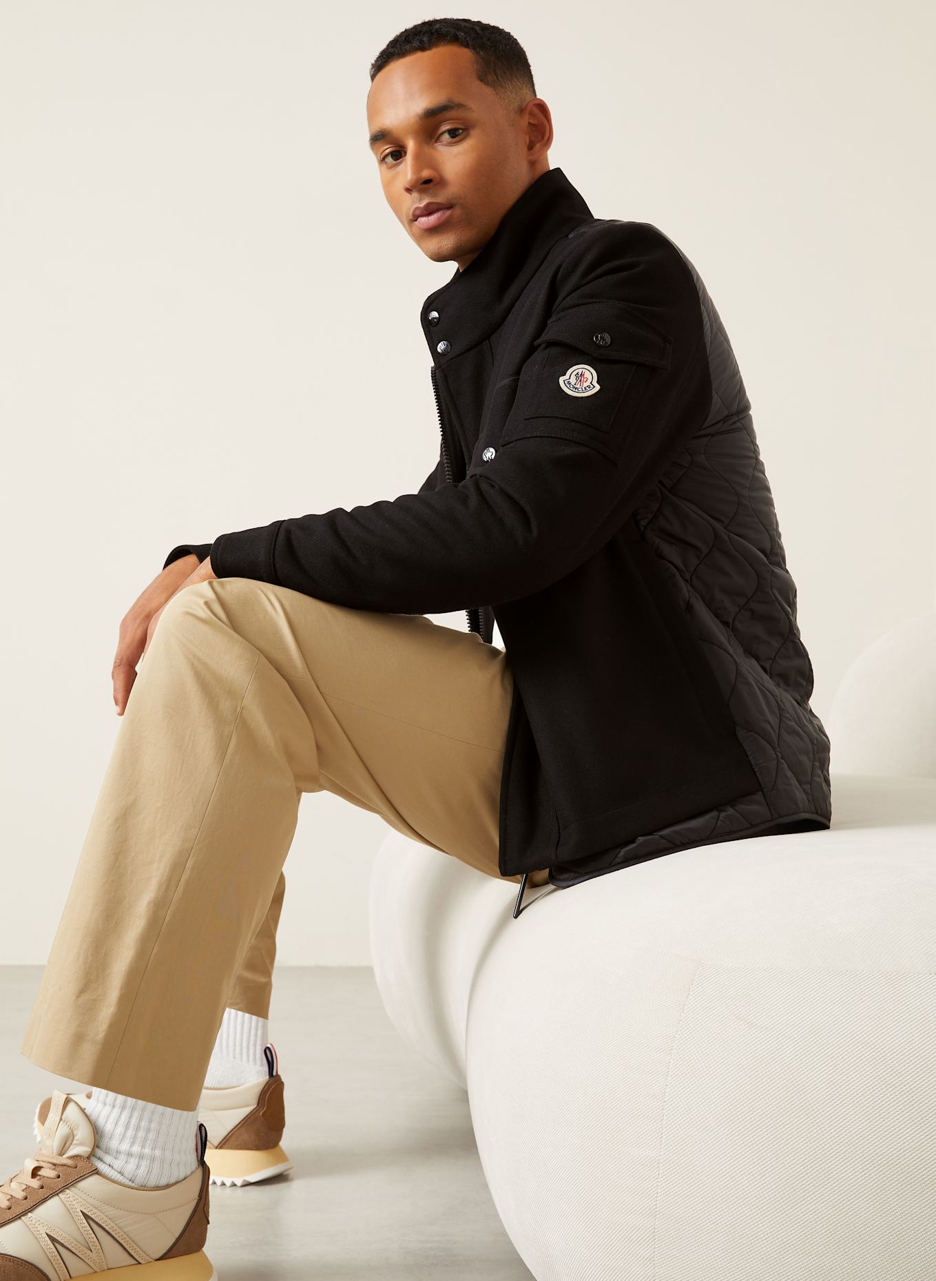 MONCLER Daunenjacke AVOINE im Materialmix: SCHWARZ