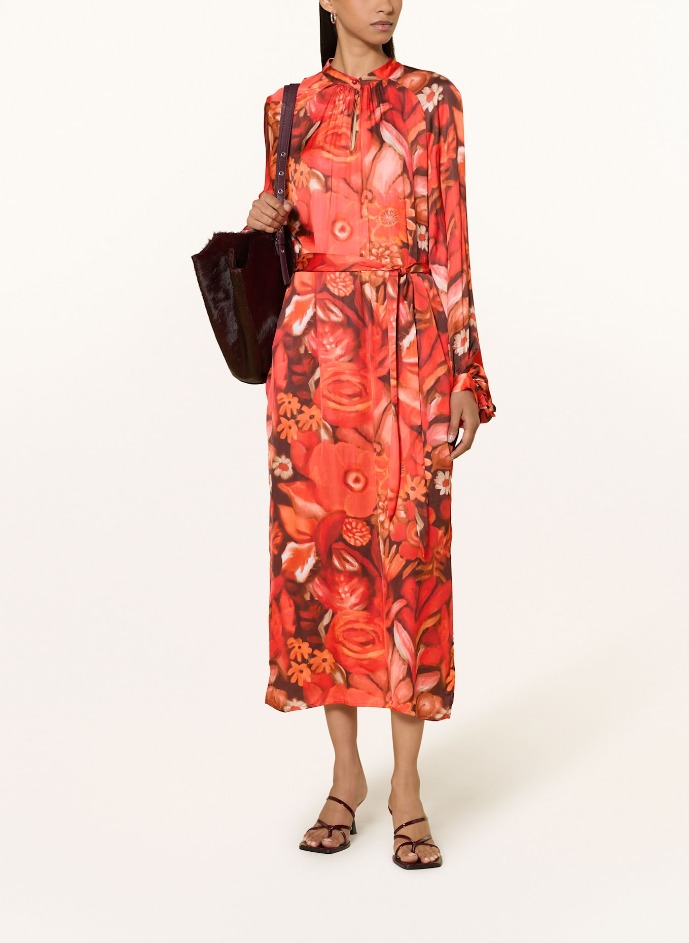 Rich & Royal Satinkleid: ROT / ORANGE / BRAUN