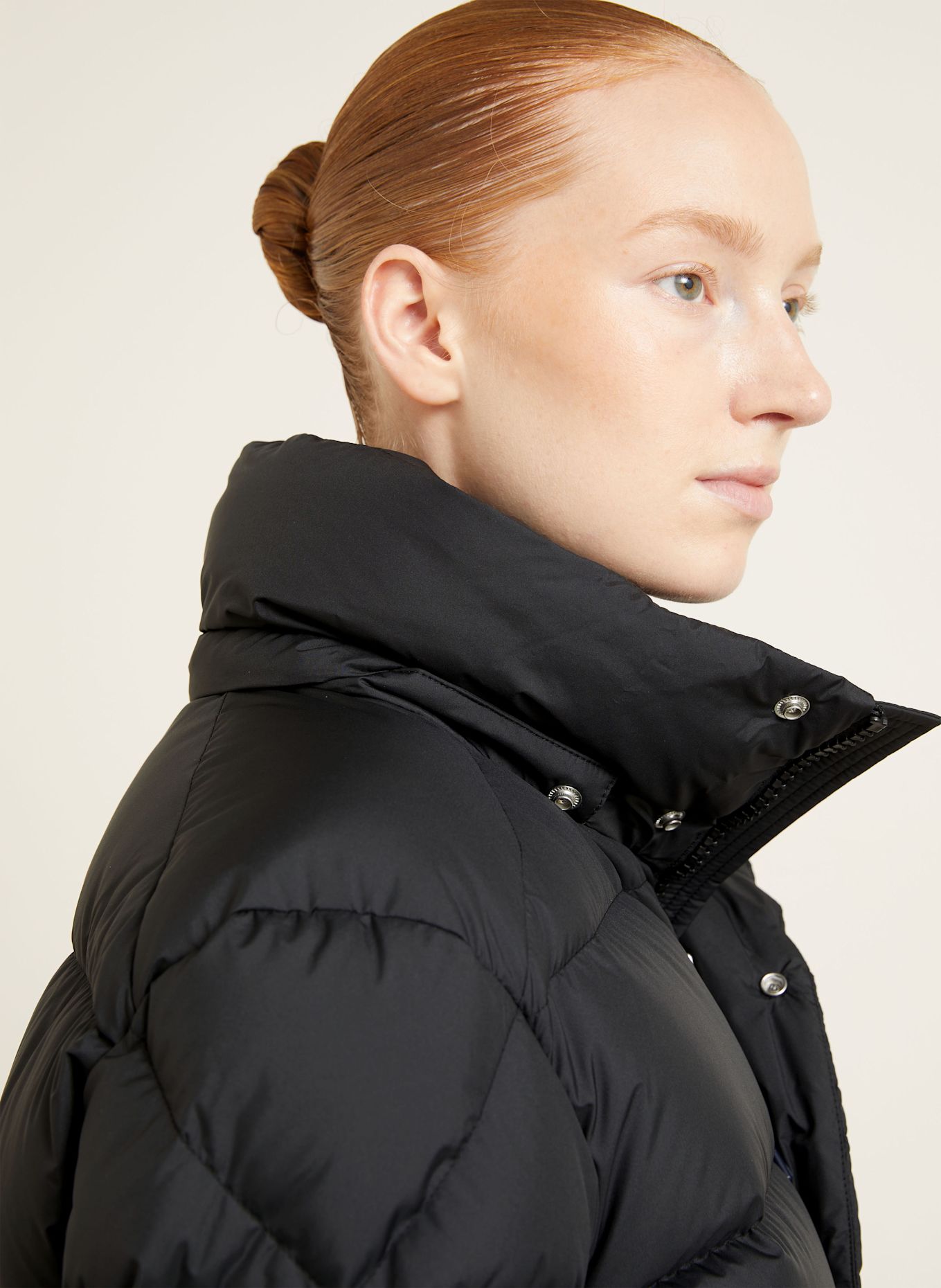 MONCLER Daunenjacke MAYA 70 mit abnehmbarer Kapuze: SCHWARZ