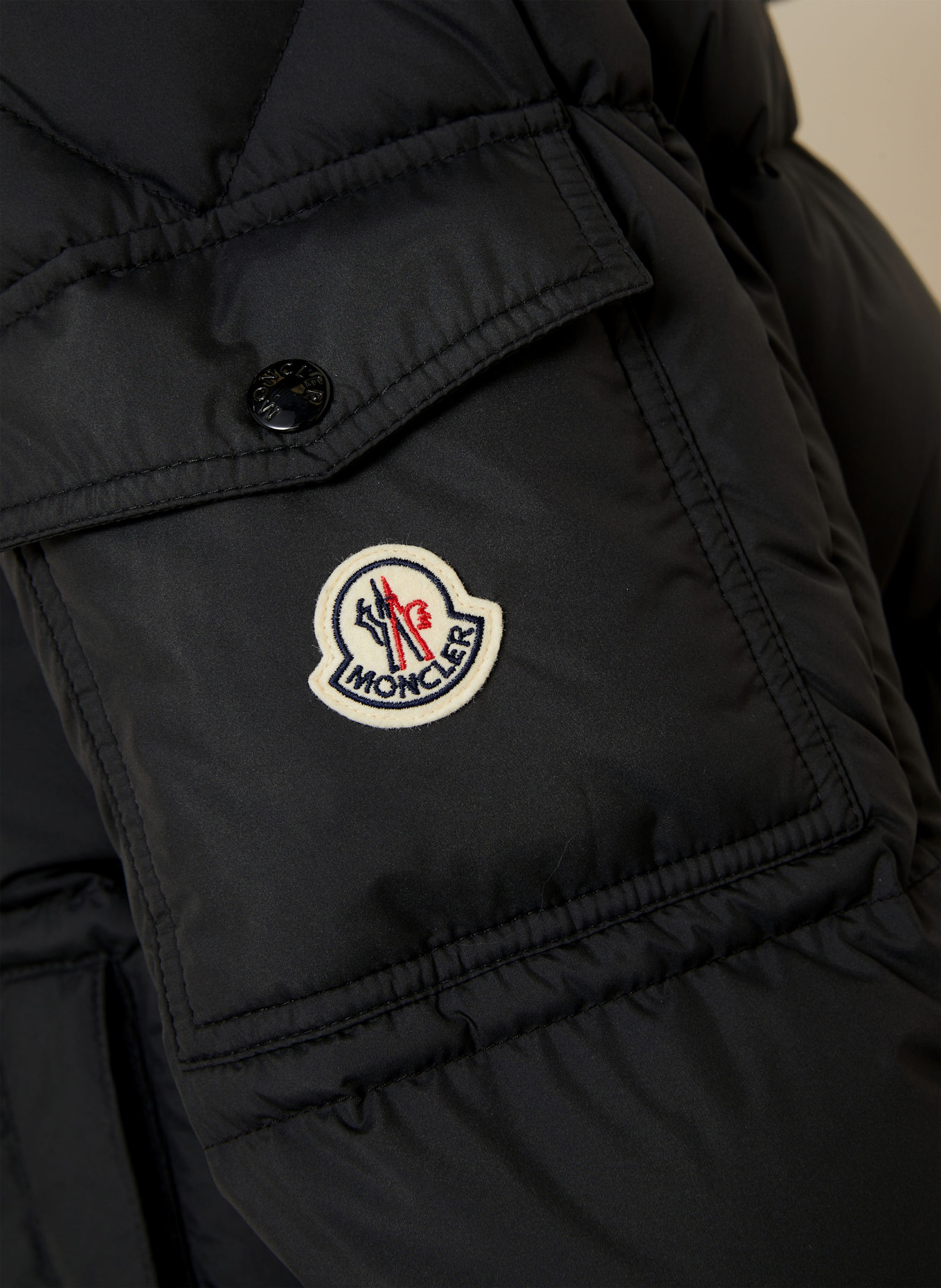 MONCLER Daunenjacke MAYA 70 mit abnehmbarer Kapuze: SCHWARZ