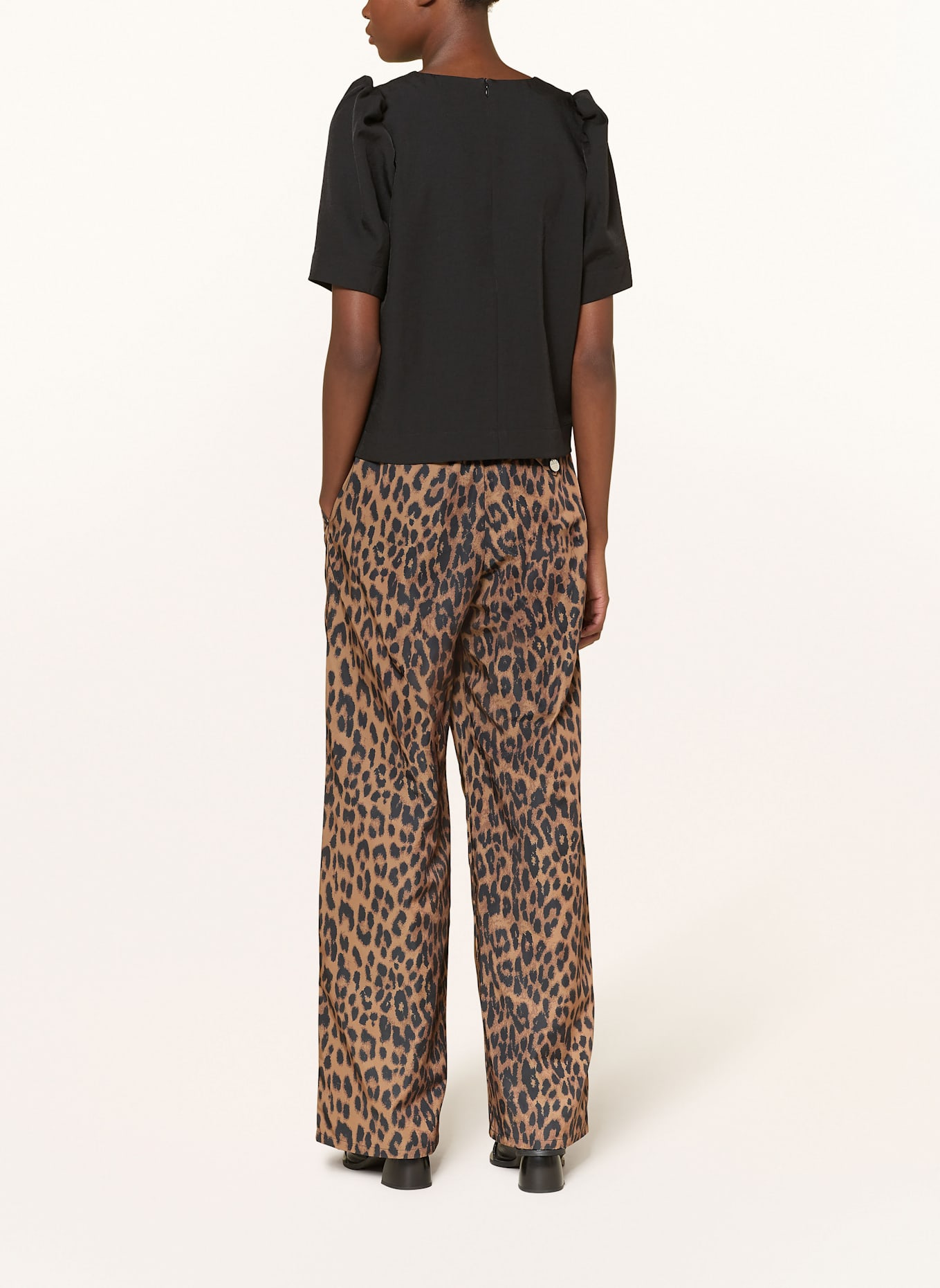 BAUM UND PFERDGARTEN Bluzka MINU z ozdobnymi kamykami: CZARNY