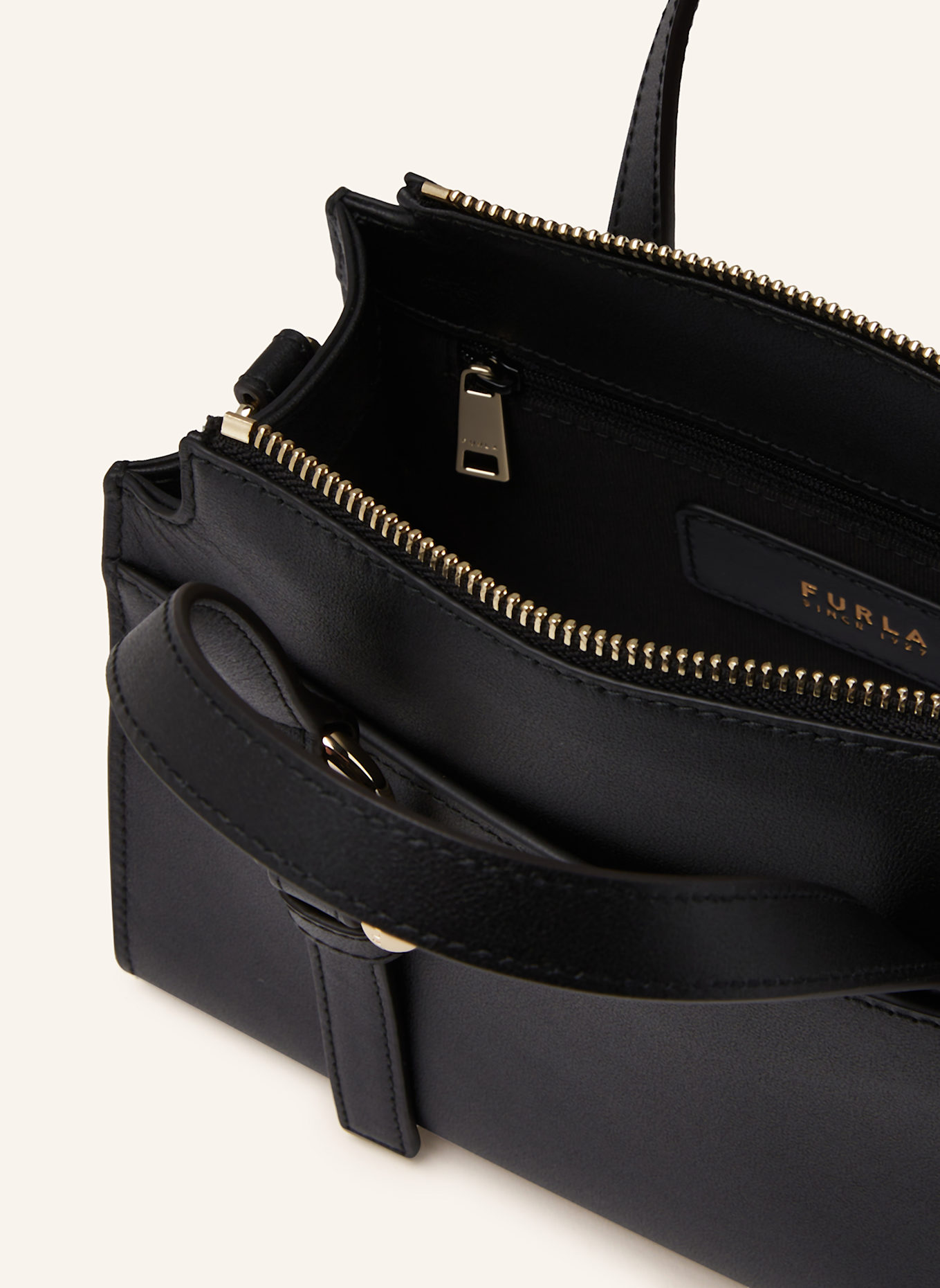 FURLA Handtasche NUVOLA: SCHWARZ