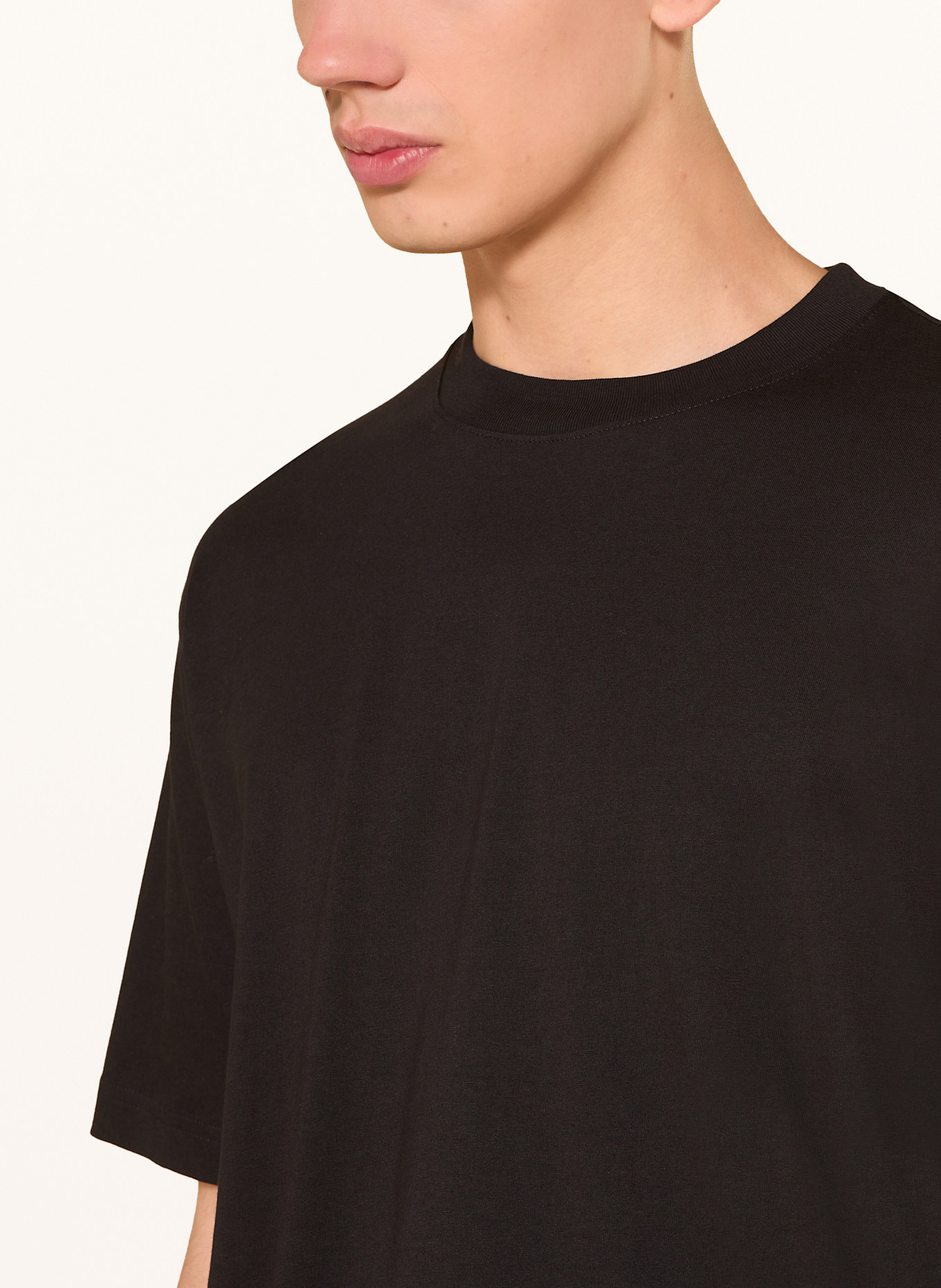 COS T-Shirt: SCHWARZ