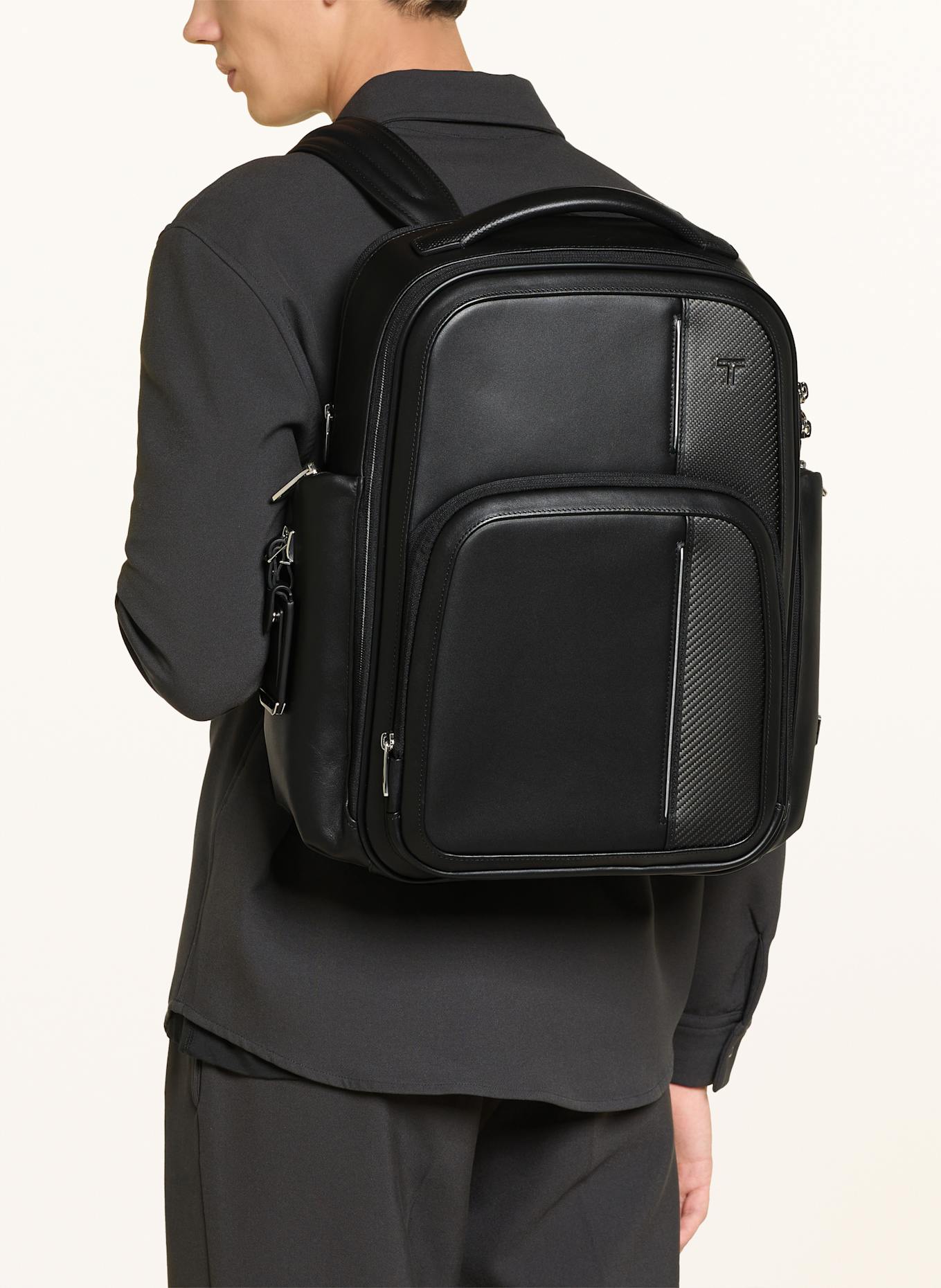 美品！TUMI ARRIVE' Barker Backpack Barker Large Backpack | Tumi US