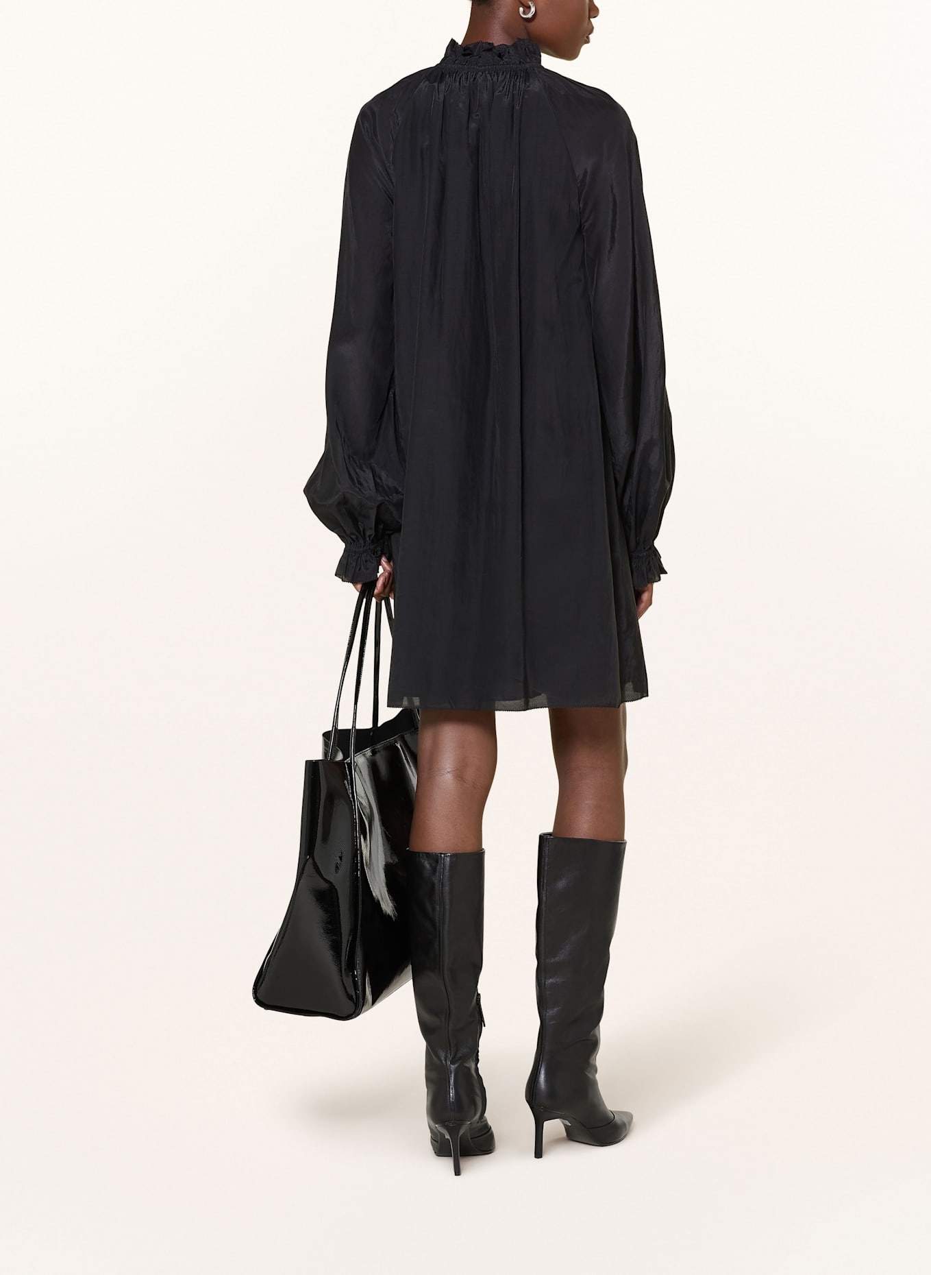 TED BAKER Kleid MACARA mit Rüschen: SCHWARZ