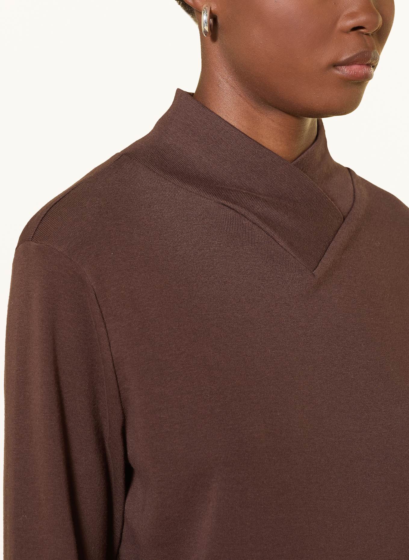 ba&sh Tričko s dlouhým rukávem MORIS: TMAVĚ HNĚDÁ