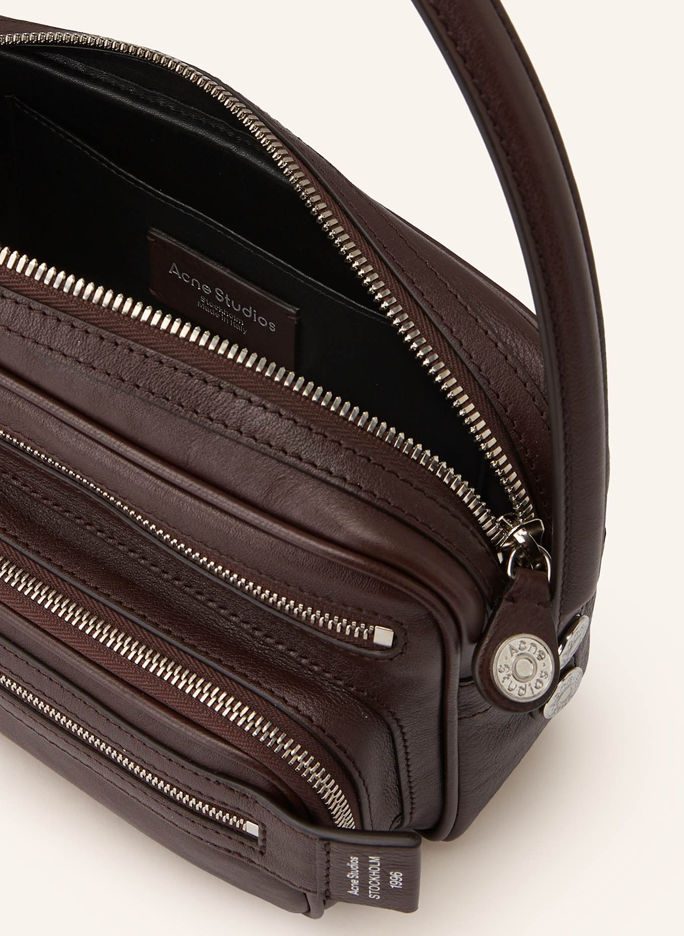Acne Studios Schultertasche: DUNKELBRAUN