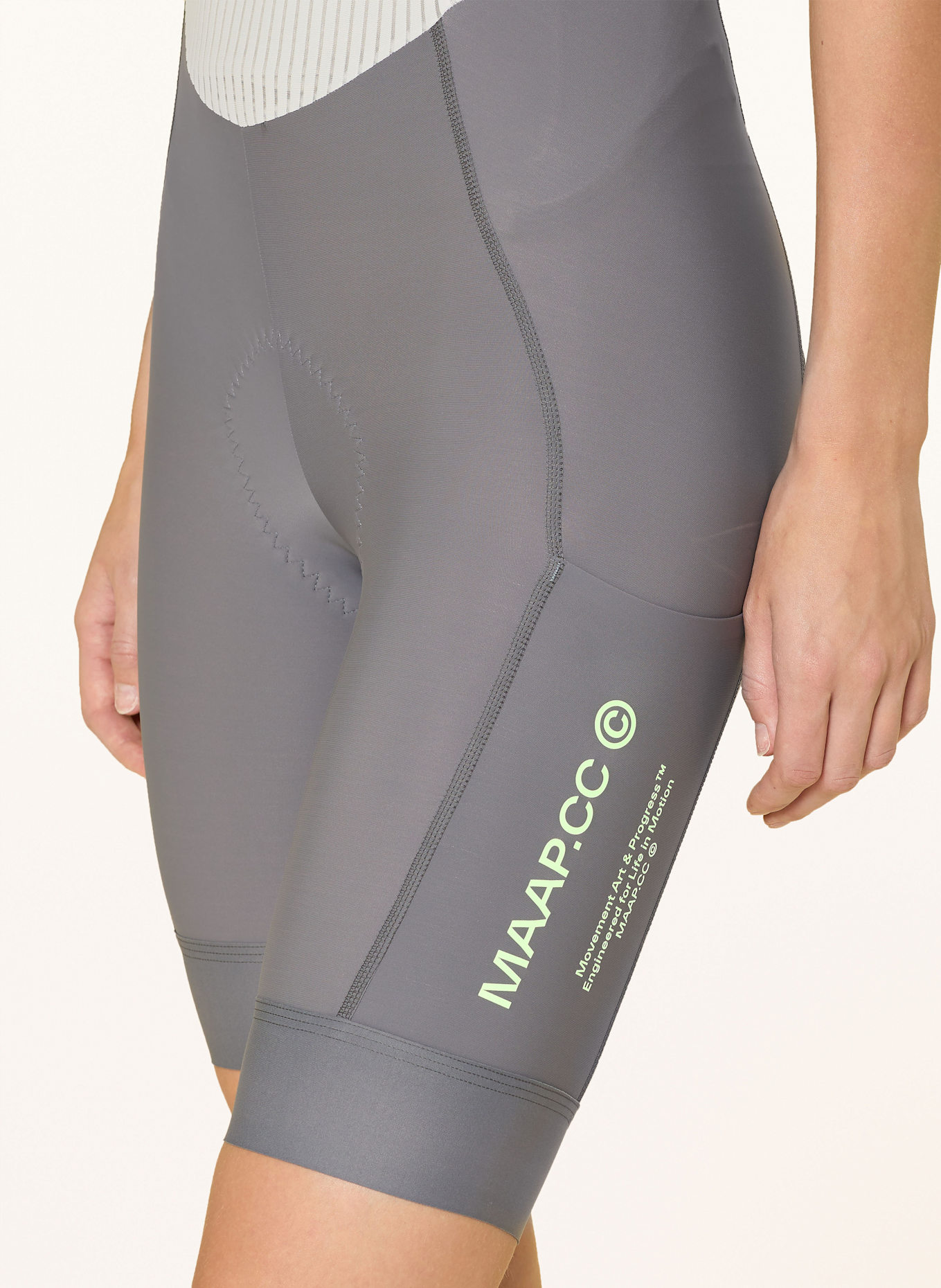 MAAP Radhose BLUR TEAM BIB EVO CARGO mit Trägern und gepolstertem Einsatz: GRAU / SCHWARZ