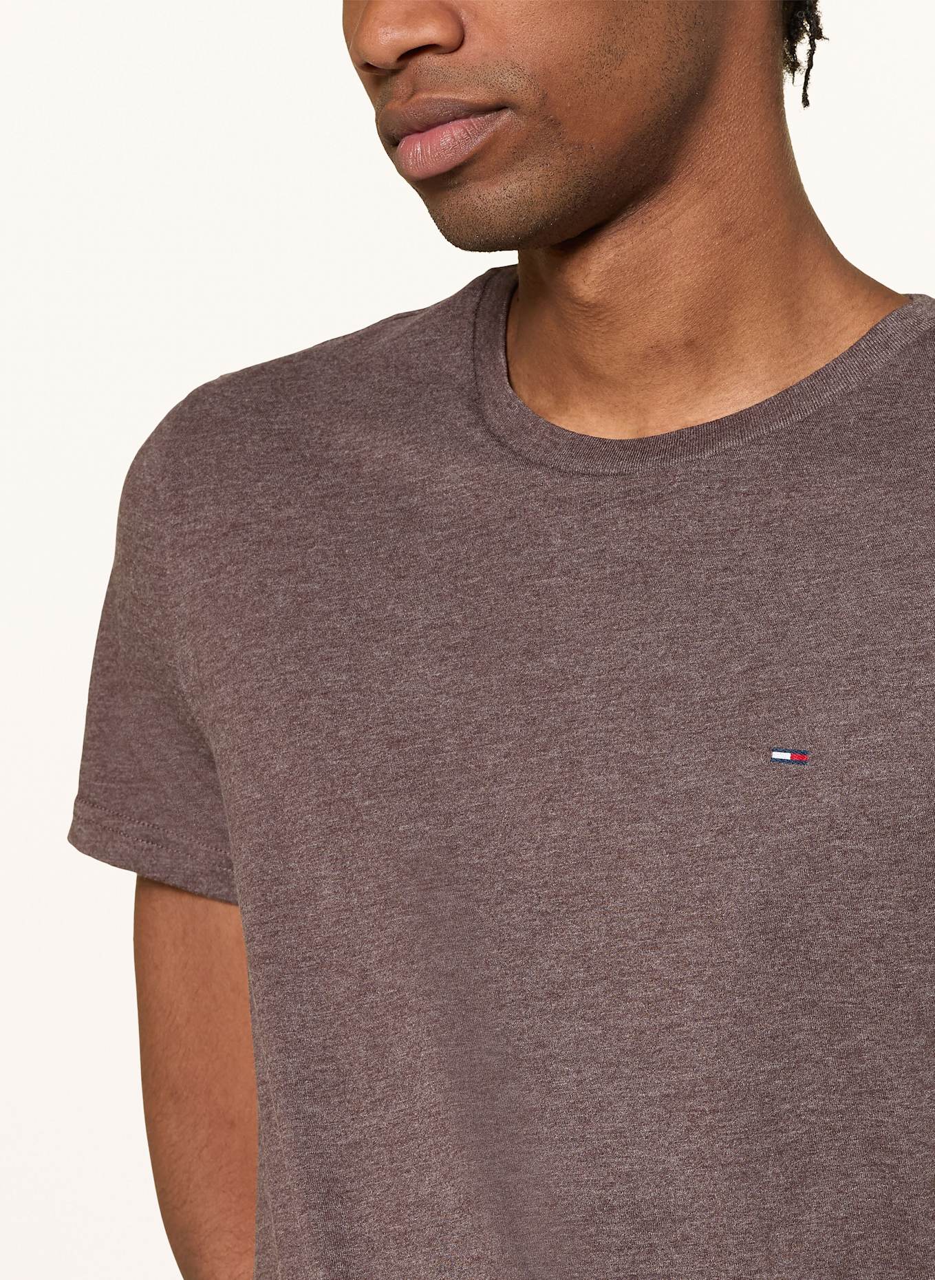 TOMMY JEANS T-Shirt: BRAUN