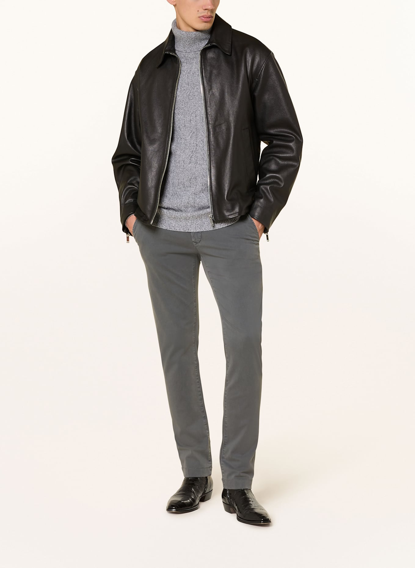 JACOB COHEN Chino kalhoty BOBBY Slim Fit: TMAVĚ ŠEDÁ