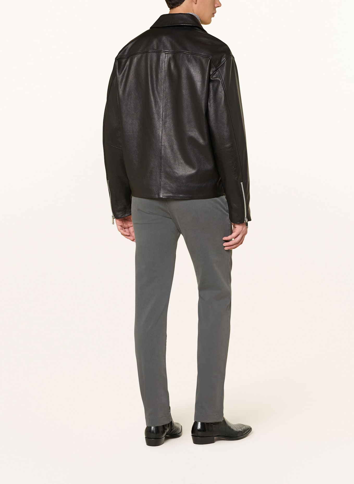 JACOB COHEN Chino kalhoty BOBBY Slim Fit: TMAVĚ ŠEDÁ