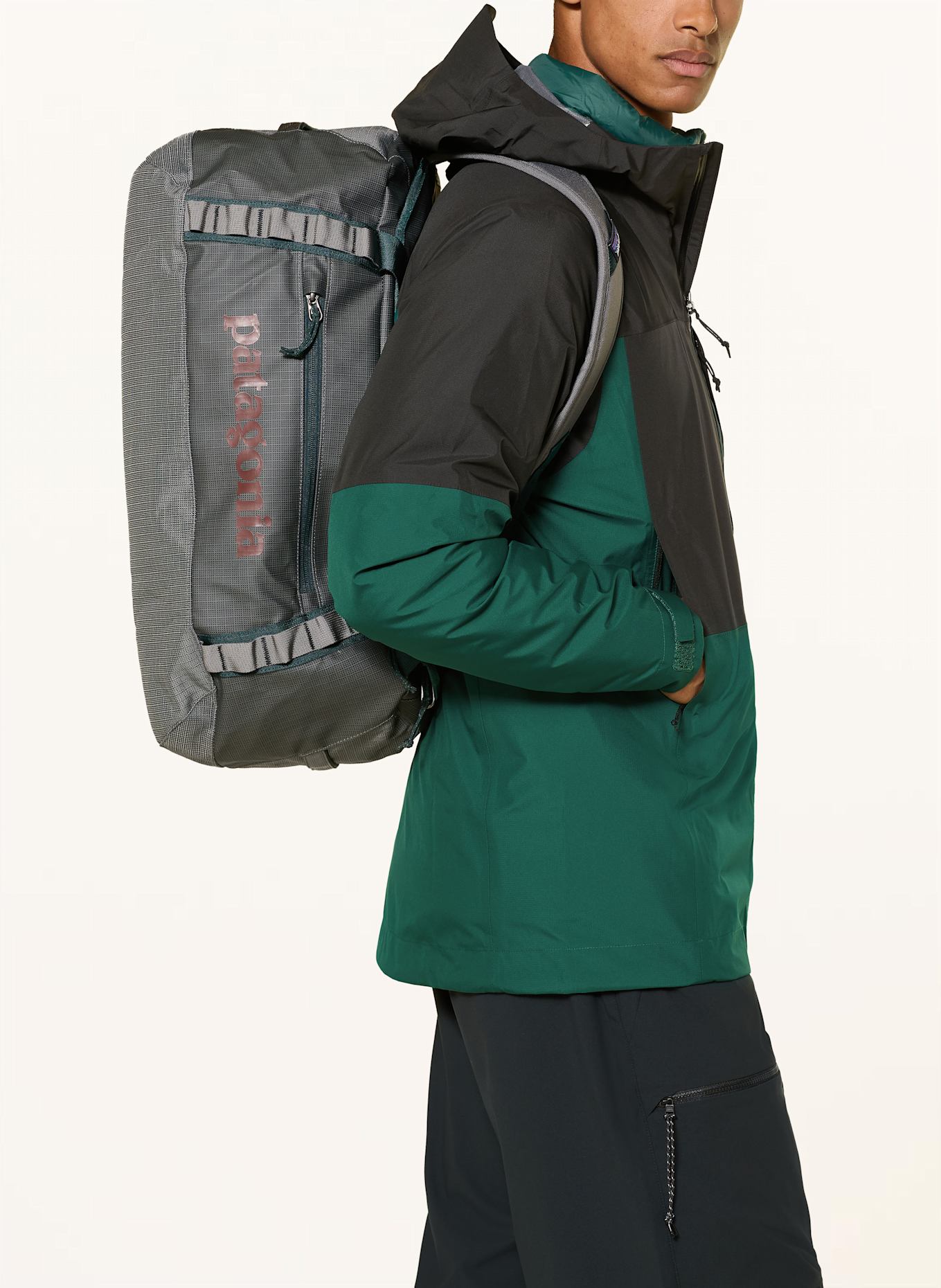 patagonia Cestovní taška BLACK HOLE® 40 l: ŠEDÁ