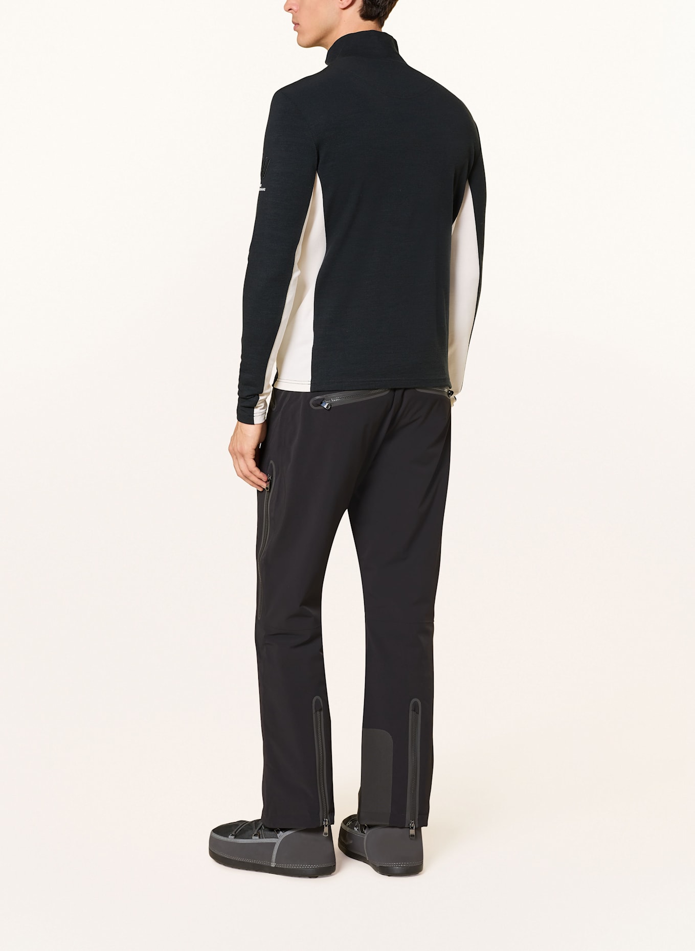 WE NORWEGIANS Piqué-Midlayer VOSS aus Merinowolle: SCHWARZ / ECRU