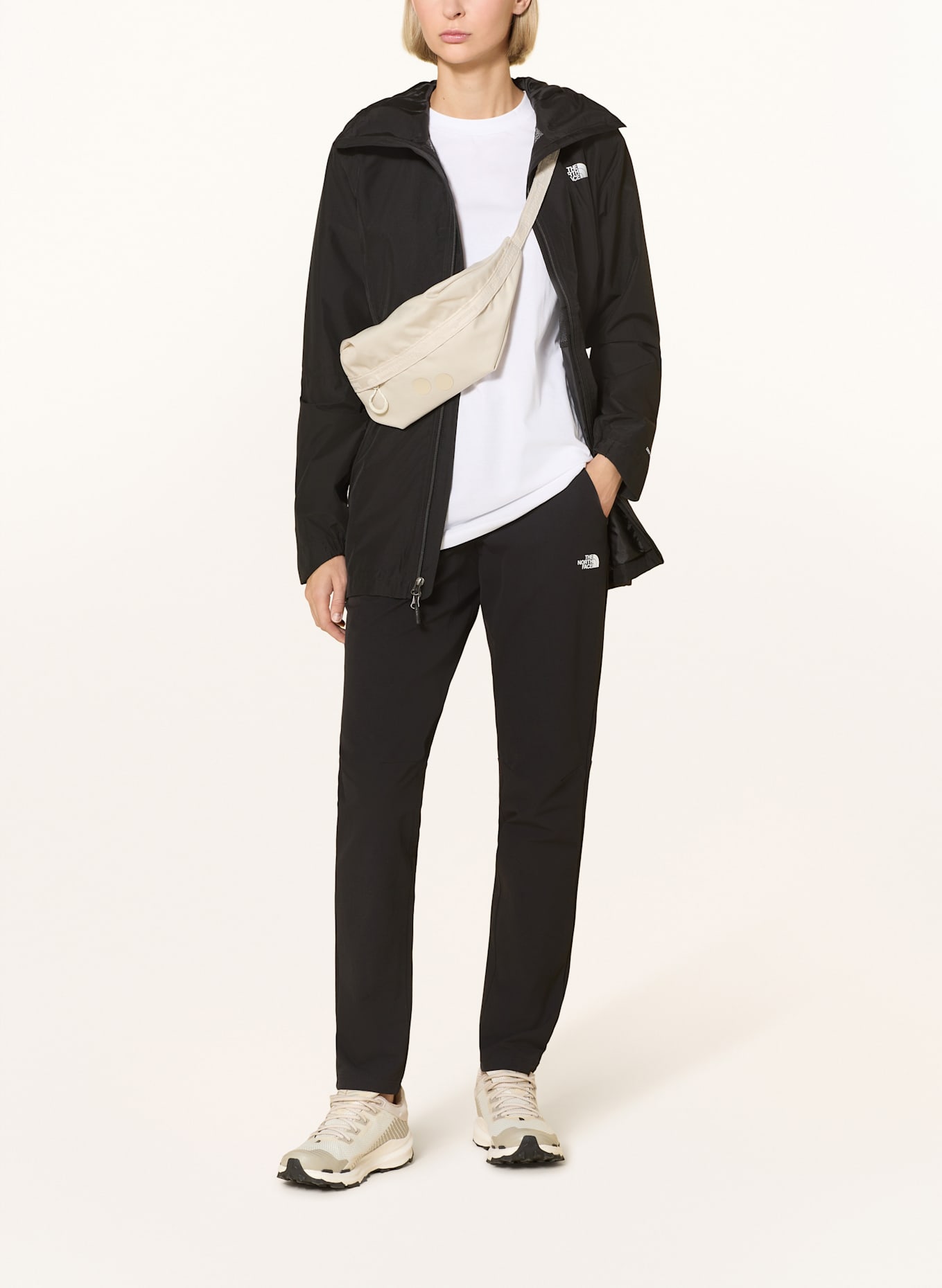 THE NORTH FACE Spodnie softshell QUEST: CZARNY