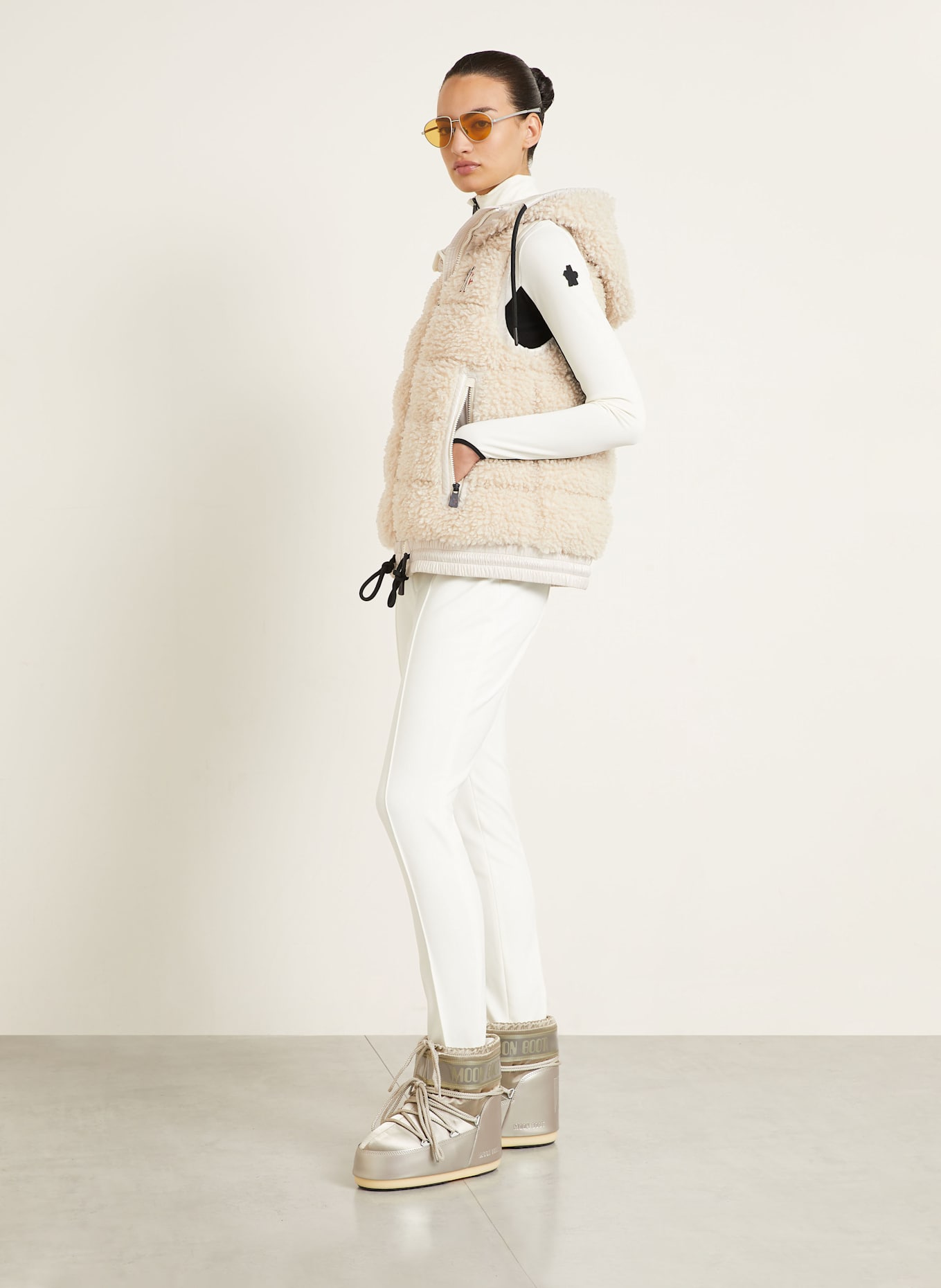 MONCLER GRENOBLE Teddyfell-Daunenweste: CREME