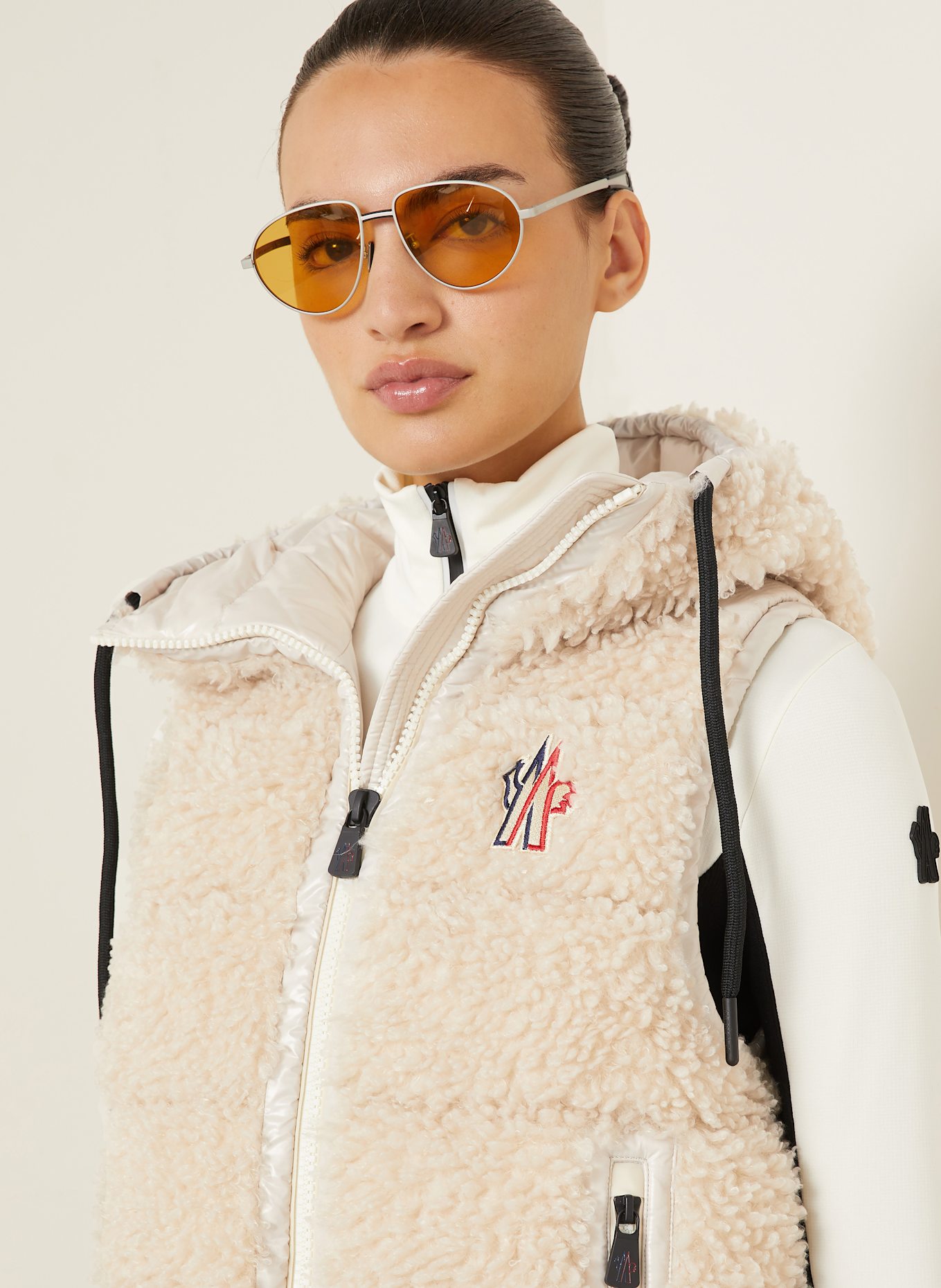 MONCLER GRENOBLE Teddyfell-Daunenweste: CREME