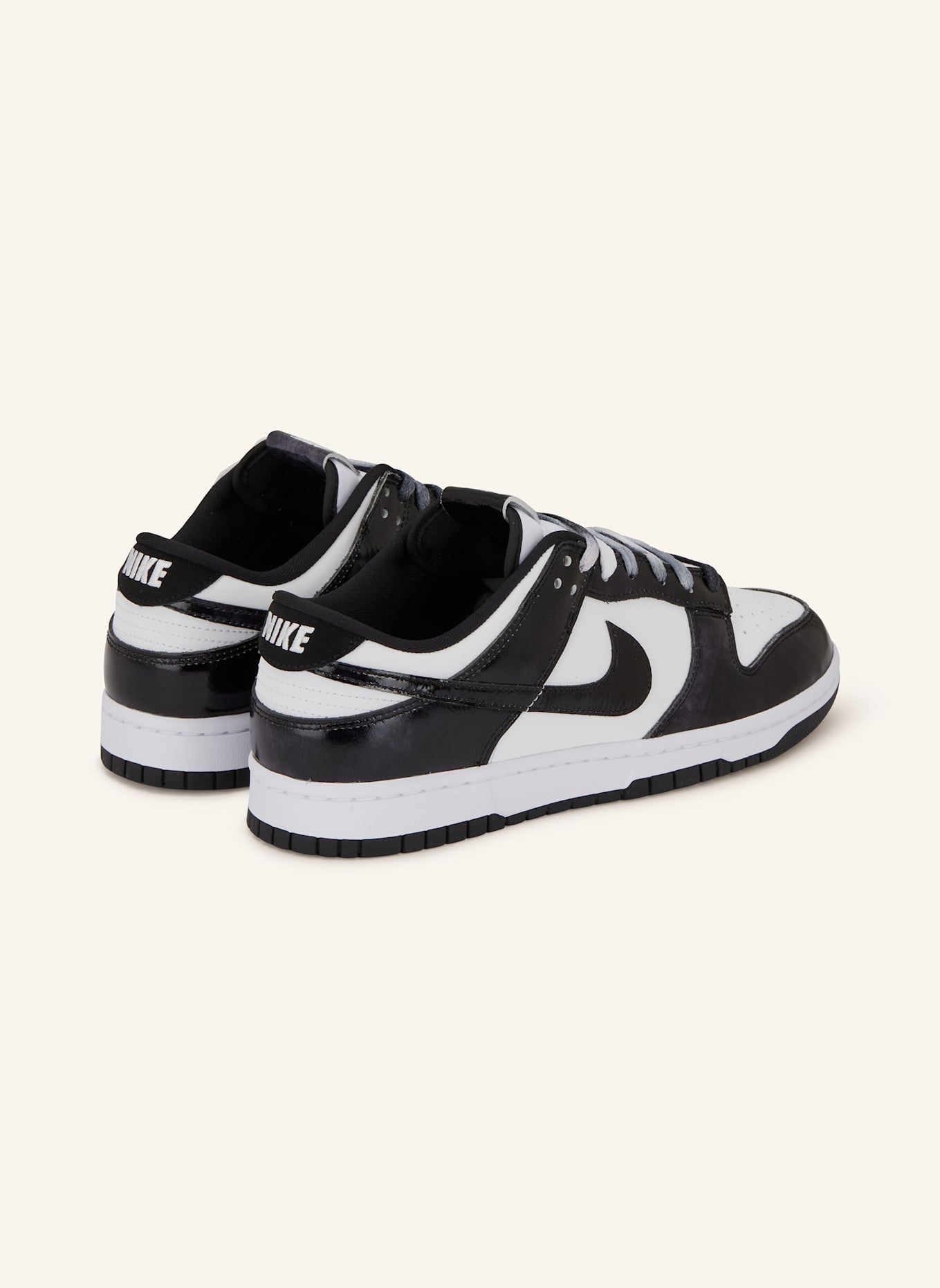 Nike Sneaker DUNK LOW RETRO: WEISS / SCHWARZ