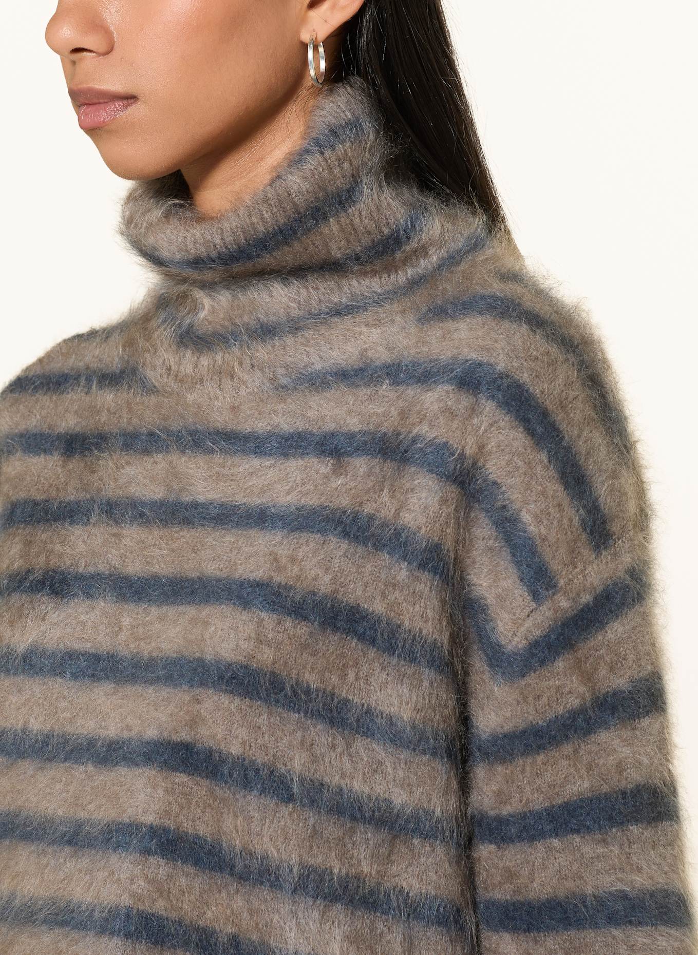 LISA YANG FLOREN cashmere sweater: TAUPE / DARK BLUE