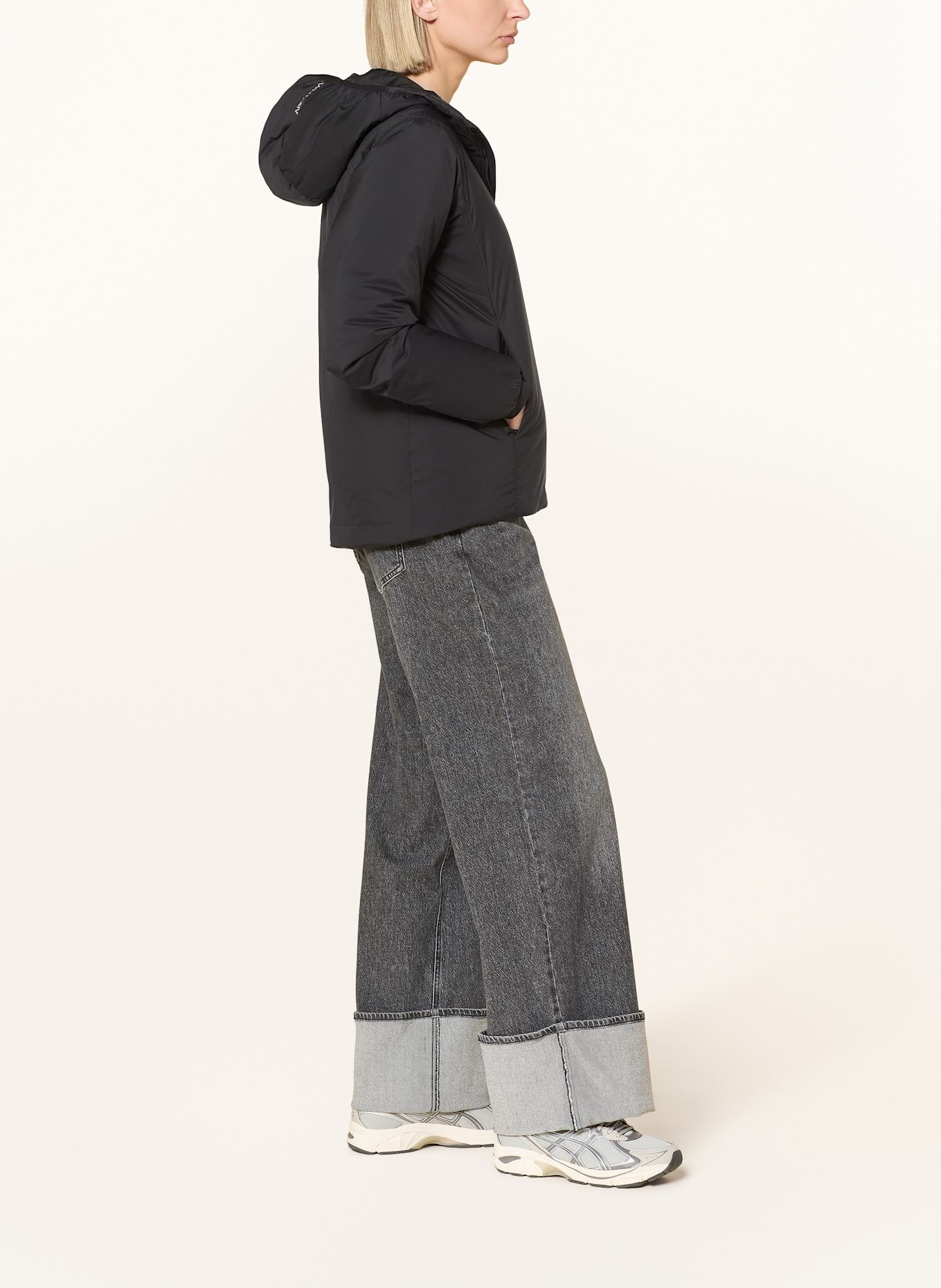 ARC'TERYX Funktionsjacke ATOM HOODY: SCHWARZ