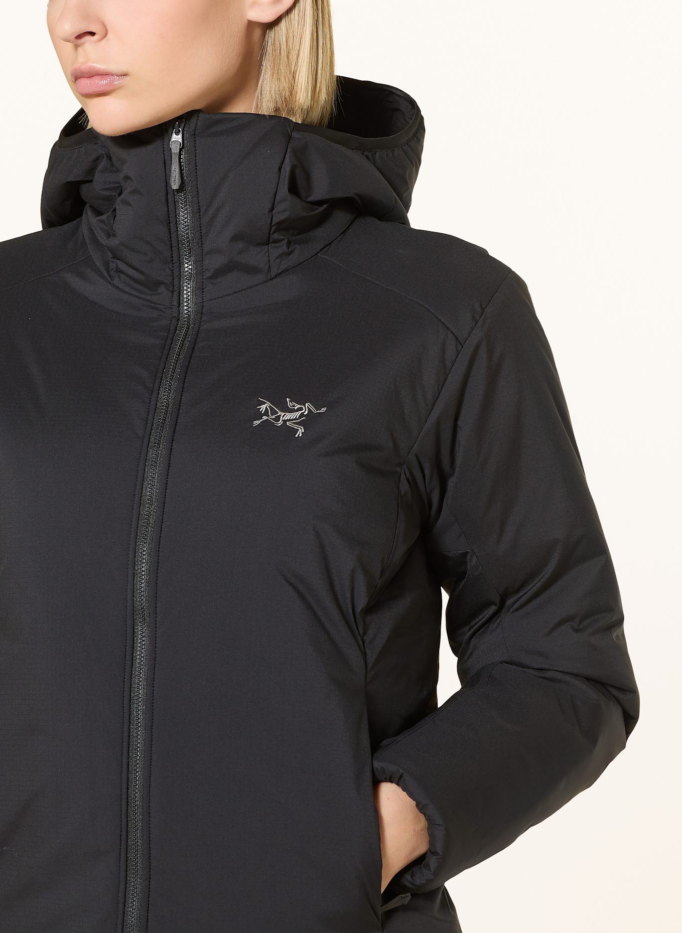 ARC'TERYX Funktionsjacke ATOM HOODY: SCHWARZ