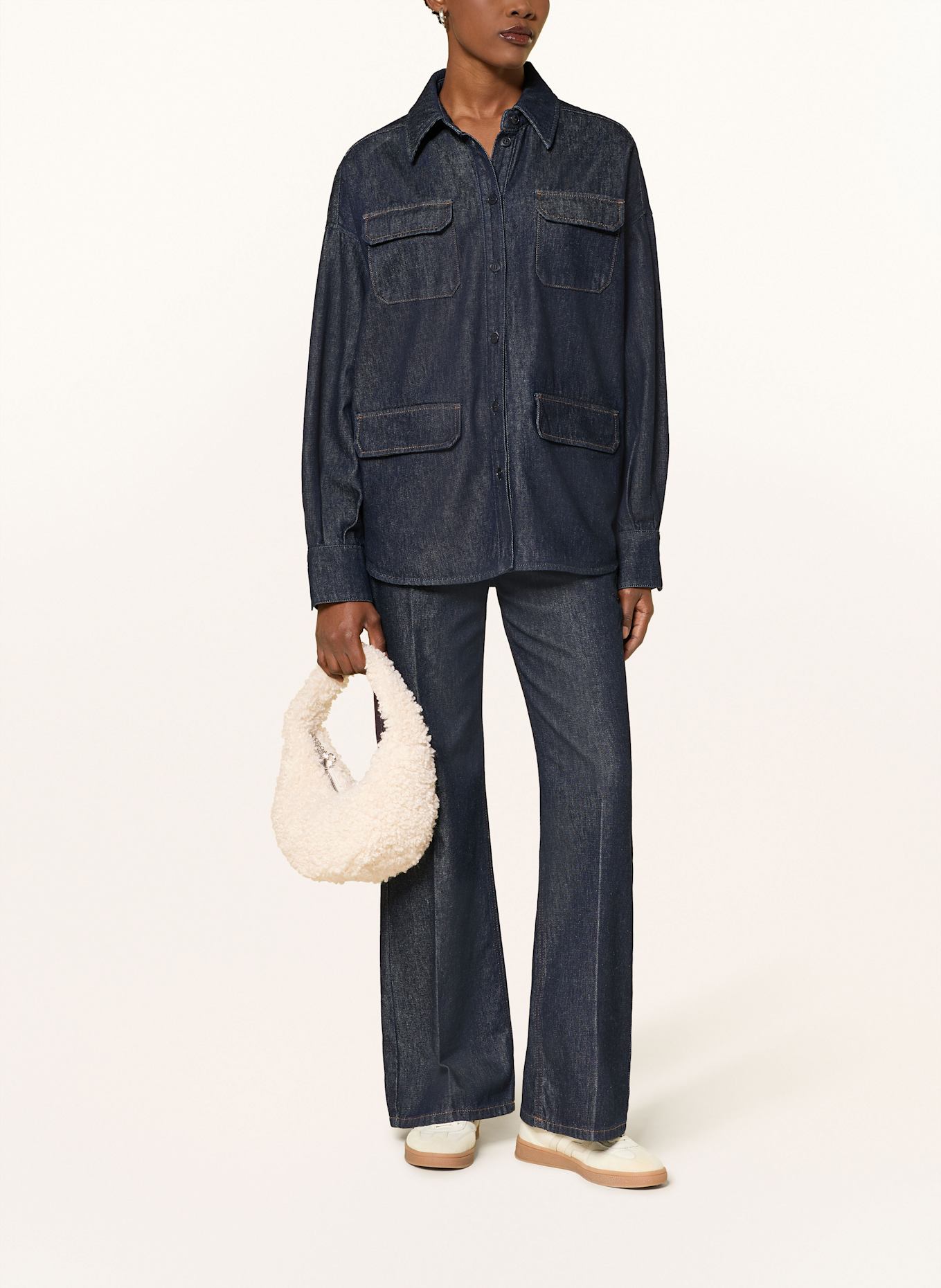 Calvin Klein Beuteltasche aus Teddyfell: ECRU