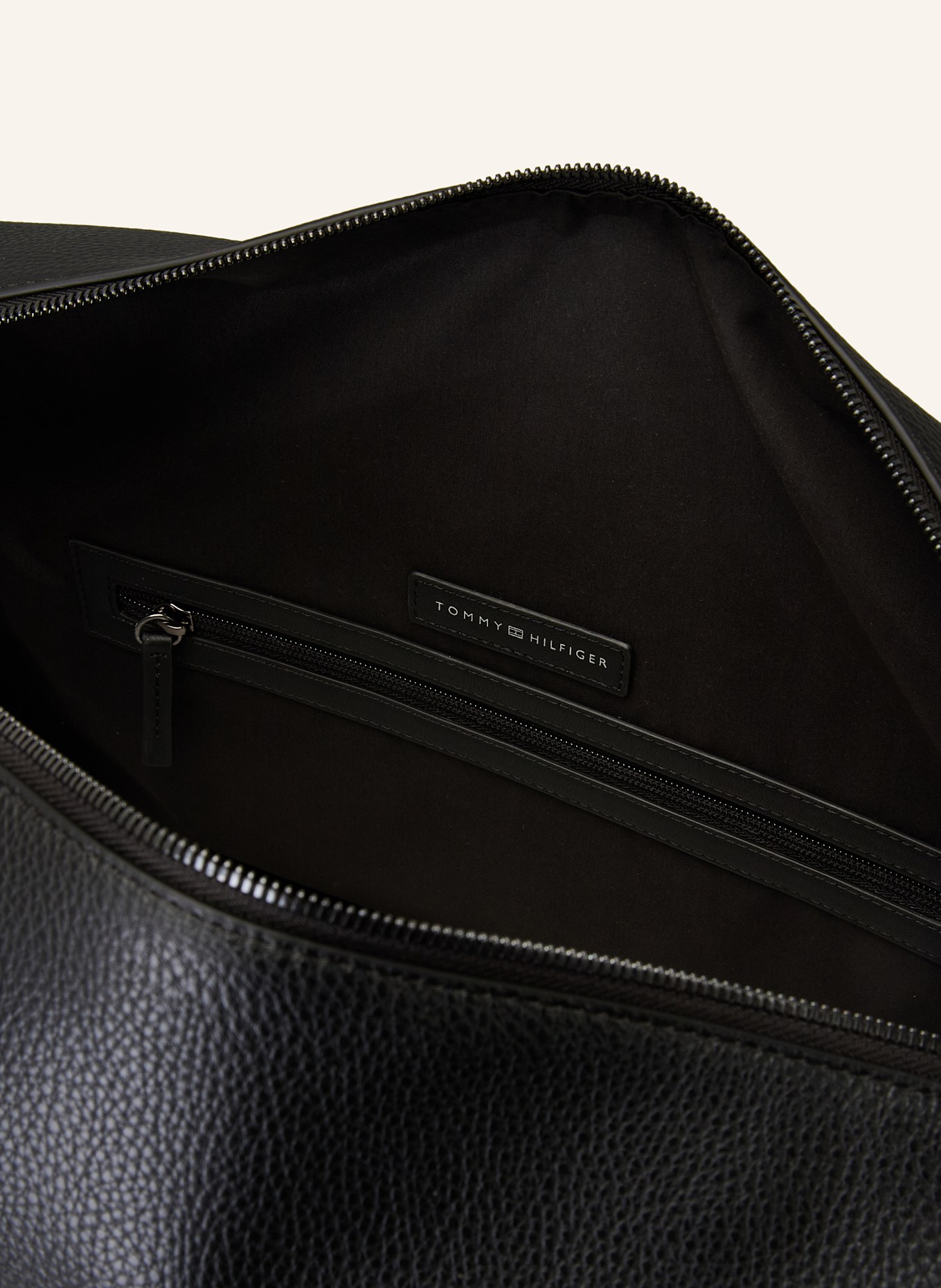 TOMMY HILFIGER Reisetasche CENTRAL: SCHWARZ