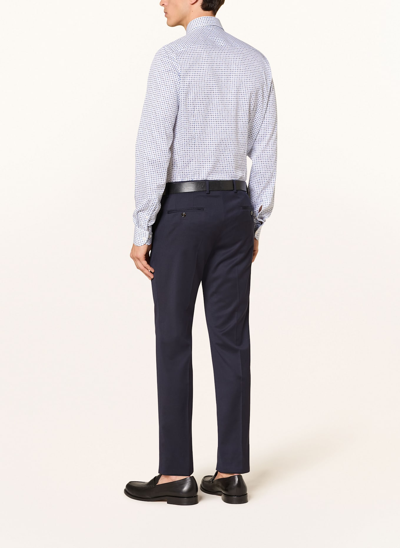 OLYMP Hemd Level Five body fit mit extralangem Arm: WEISS / DUNKELBLAU