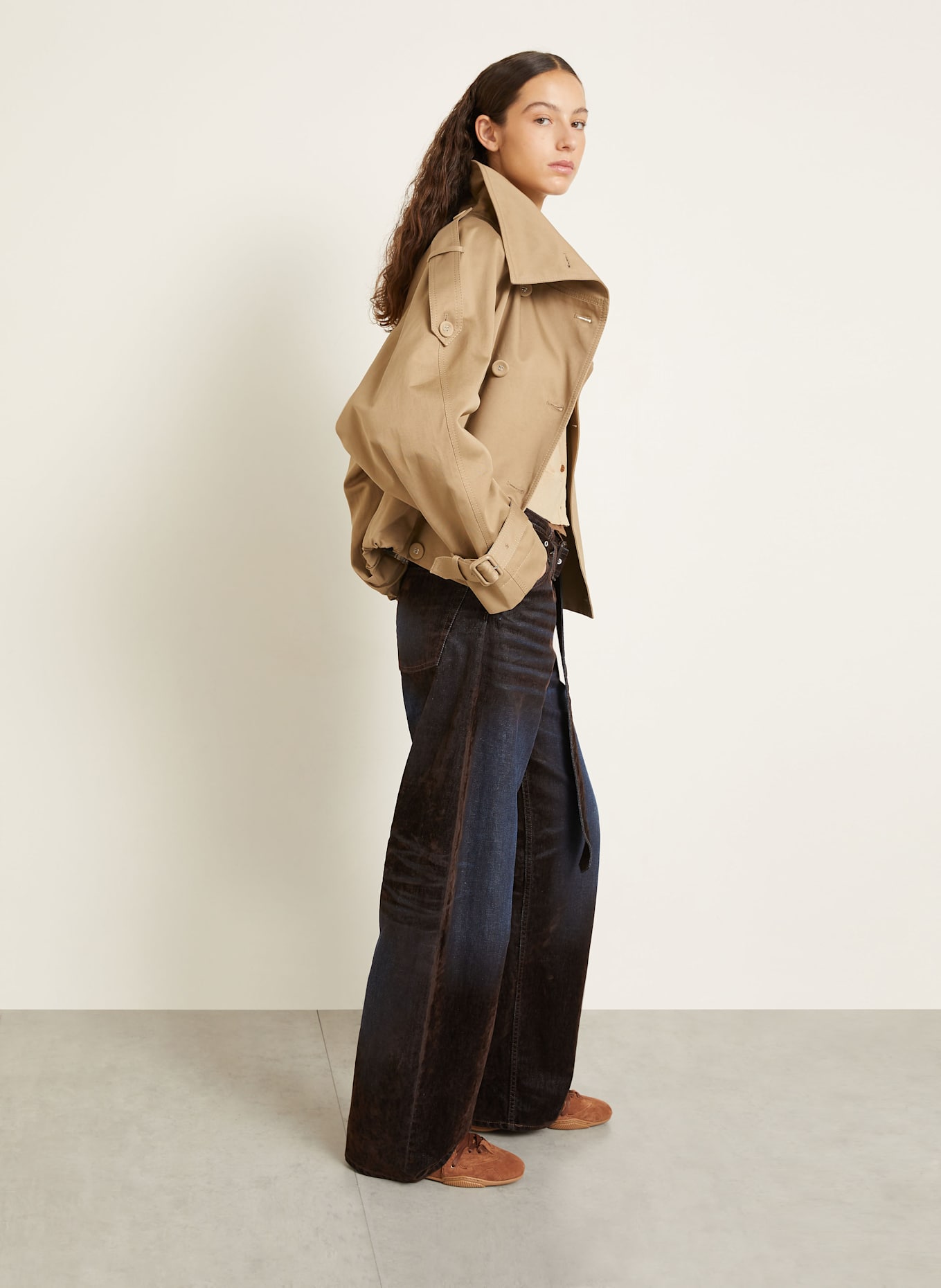 Acne Studios Barrel Jeans: DUNKELBLAU / DUNKELBRAUN