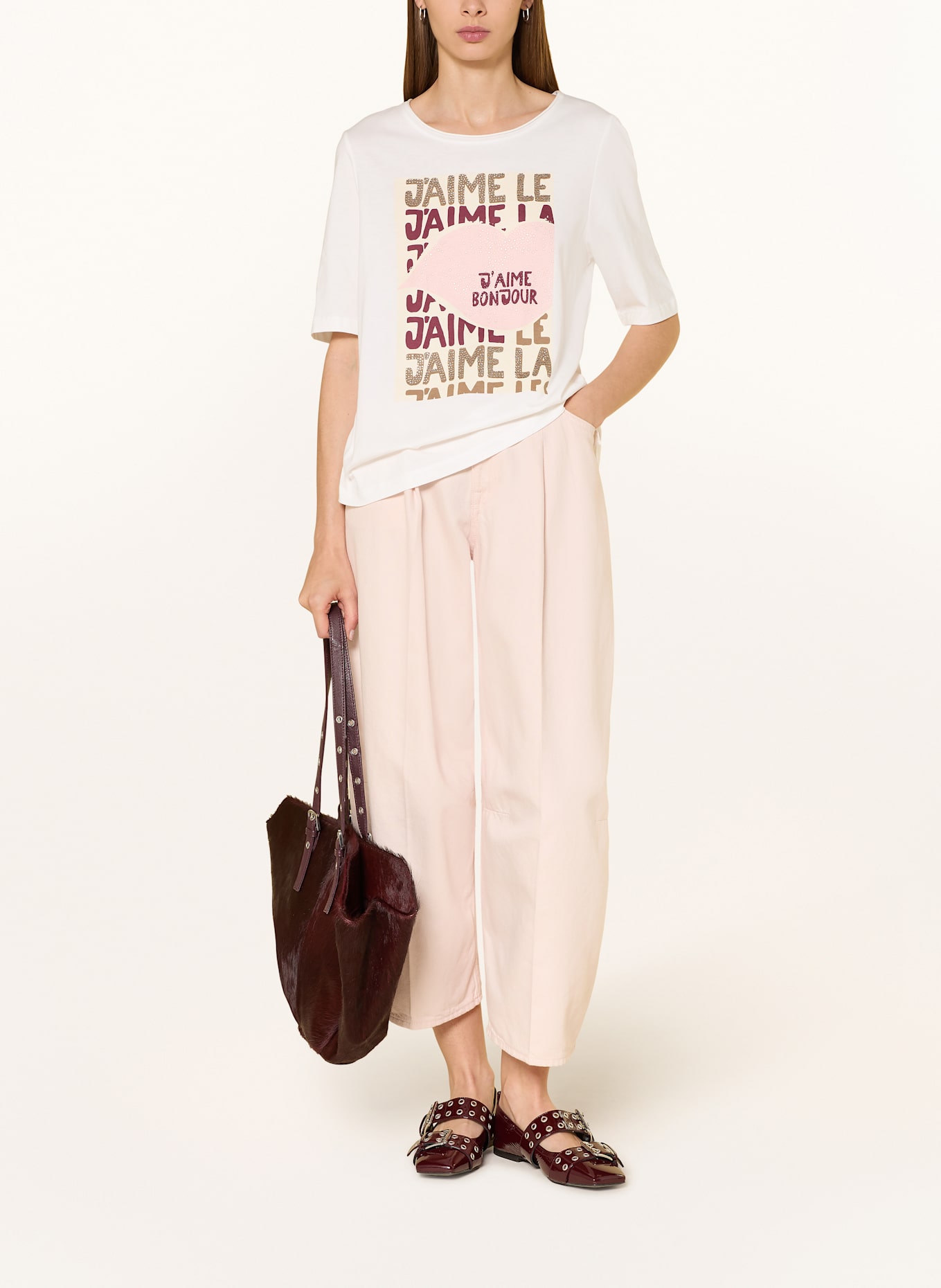 oui T-shirt z obszyciem ozdobnymi kamykami: BIAŁY