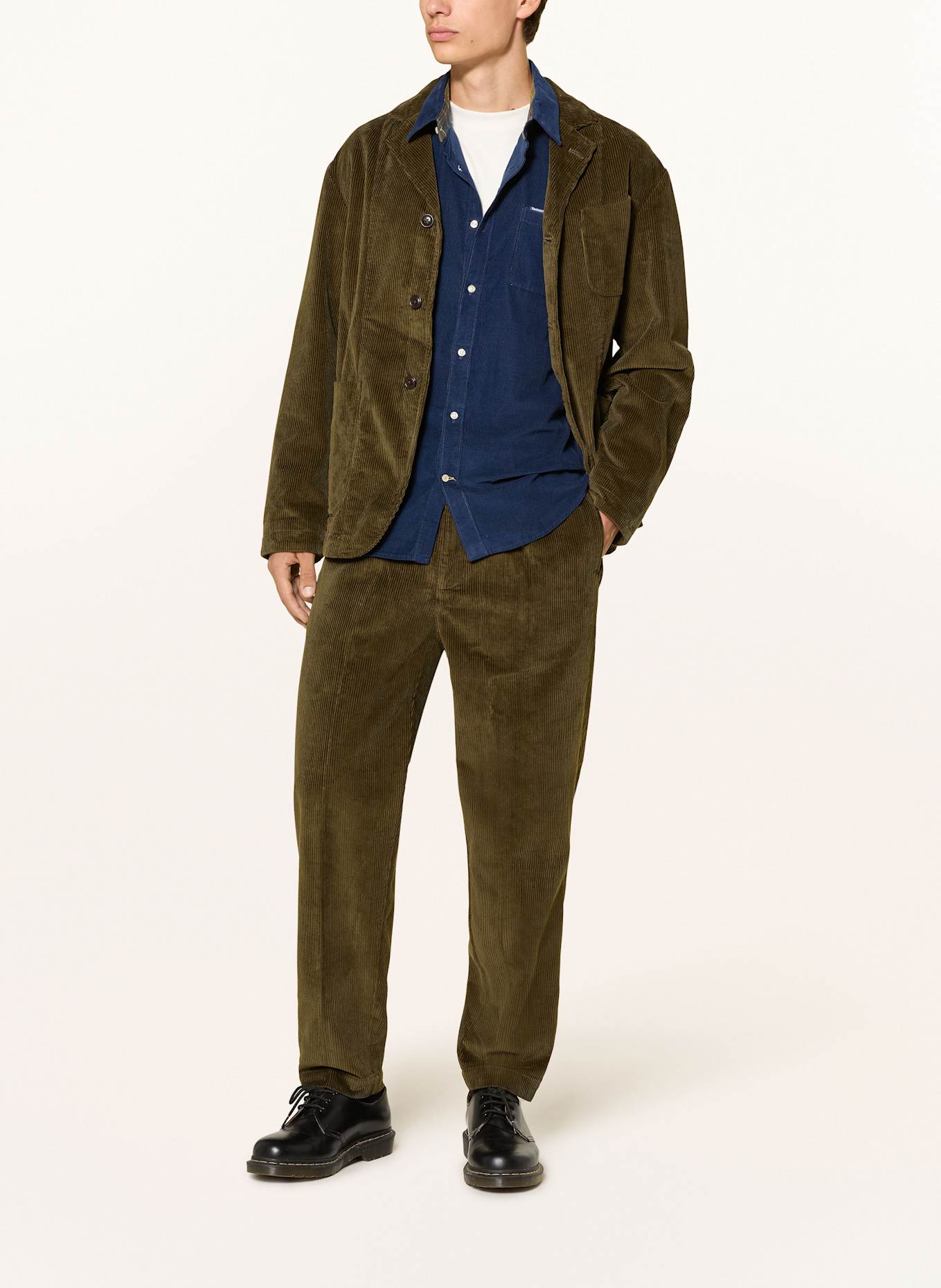 Barbour Anzughose Slim Fit aus Cord: OL51 olive