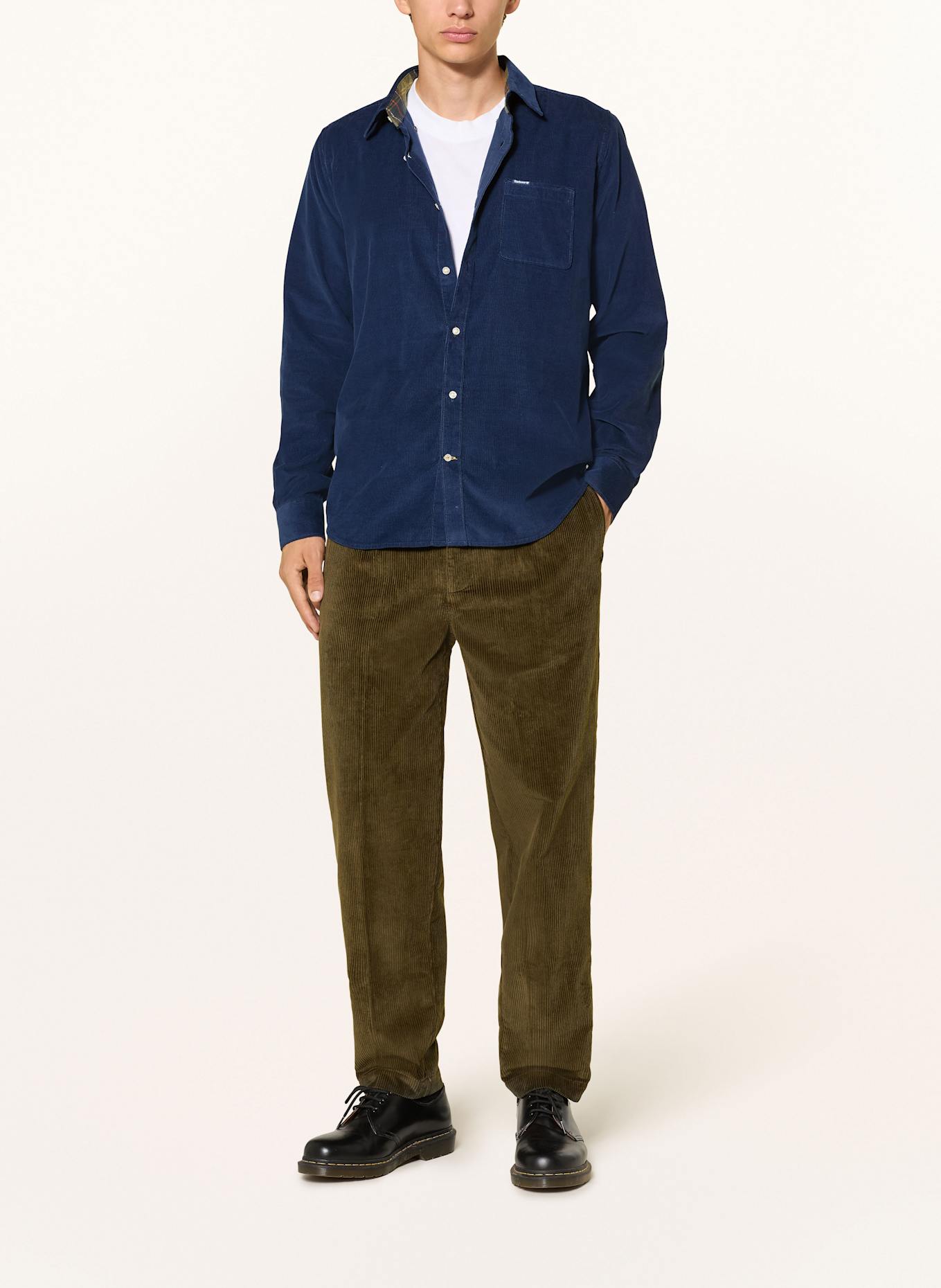 Barbour Anzughose Slim Fit aus Cord: OL51 olive