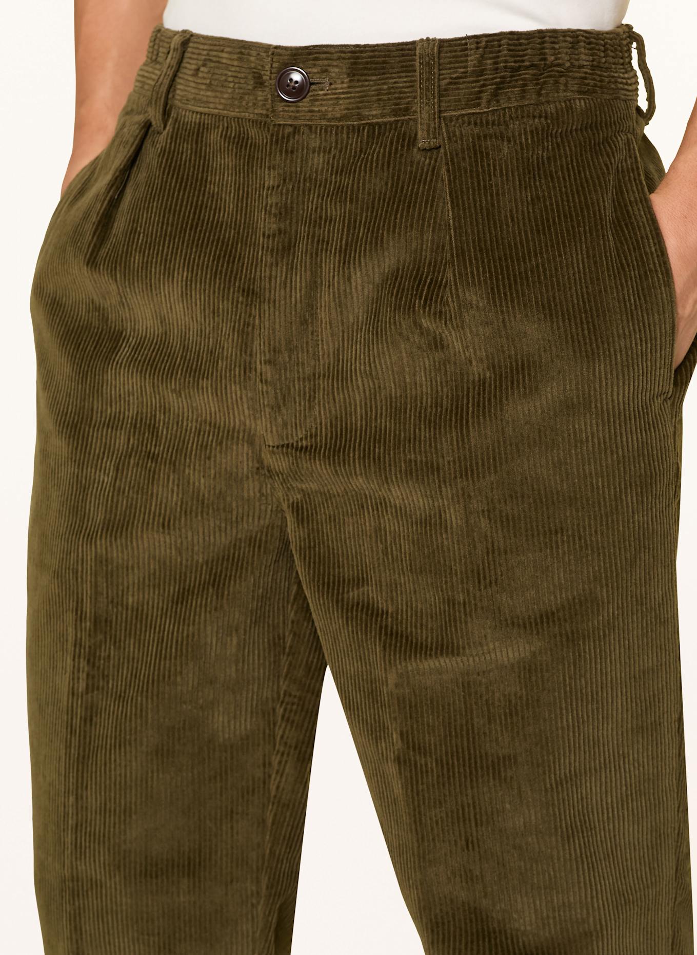 Barbour Anzughose Slim Fit aus Cord: OL51 olive