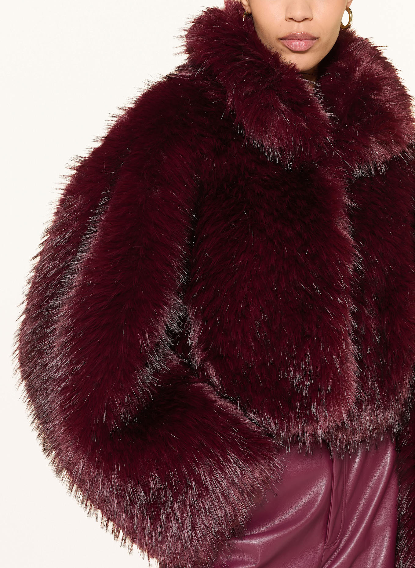 ROTATE Veste en fausse fourrure: ROUGE FONCÉ