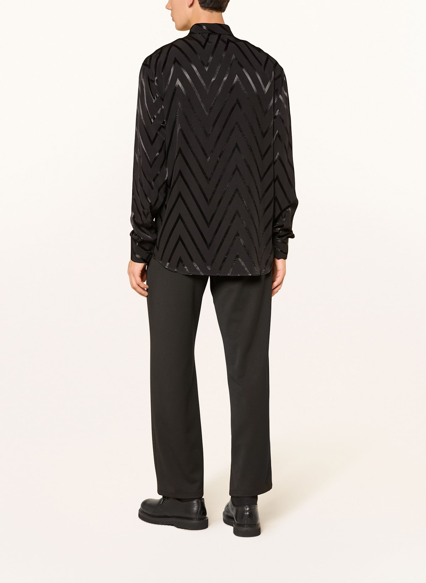 I'M BRIAN Satinhemd Regular Fit: SCHWARZ