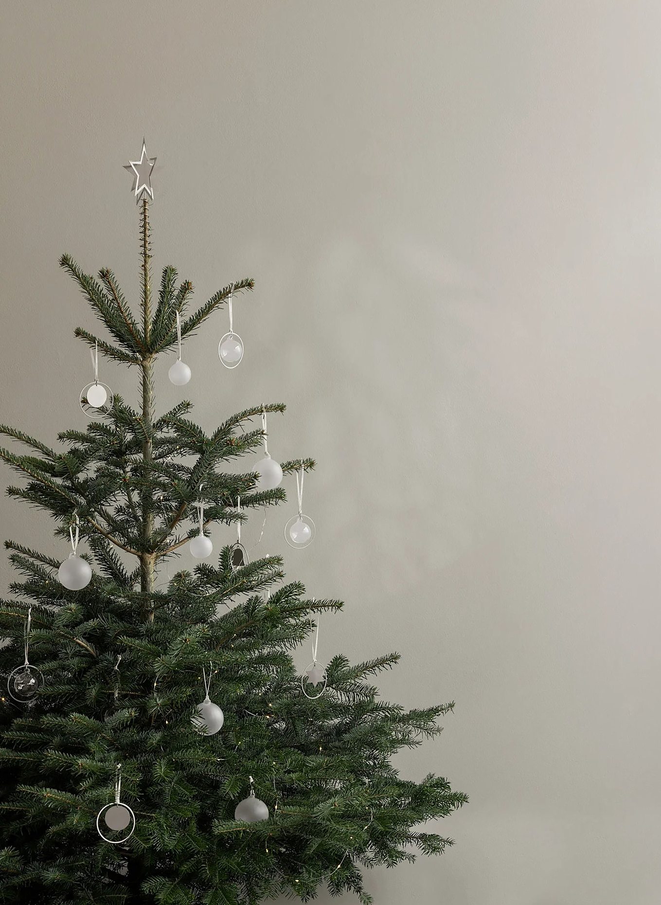 blomus 4er-Set Weihnachtskugeln KITAI: SILBER / WEISS