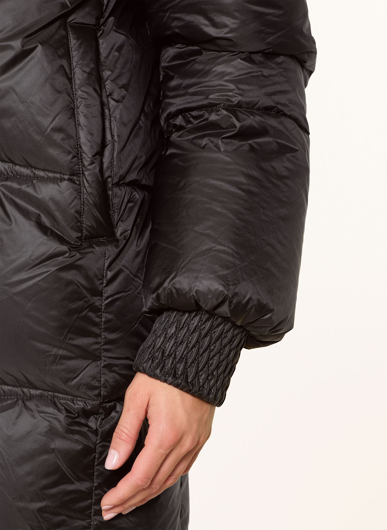 Betty Barclay Daunenmantel mit abnehmbarer Kapuze: SCHWARZ