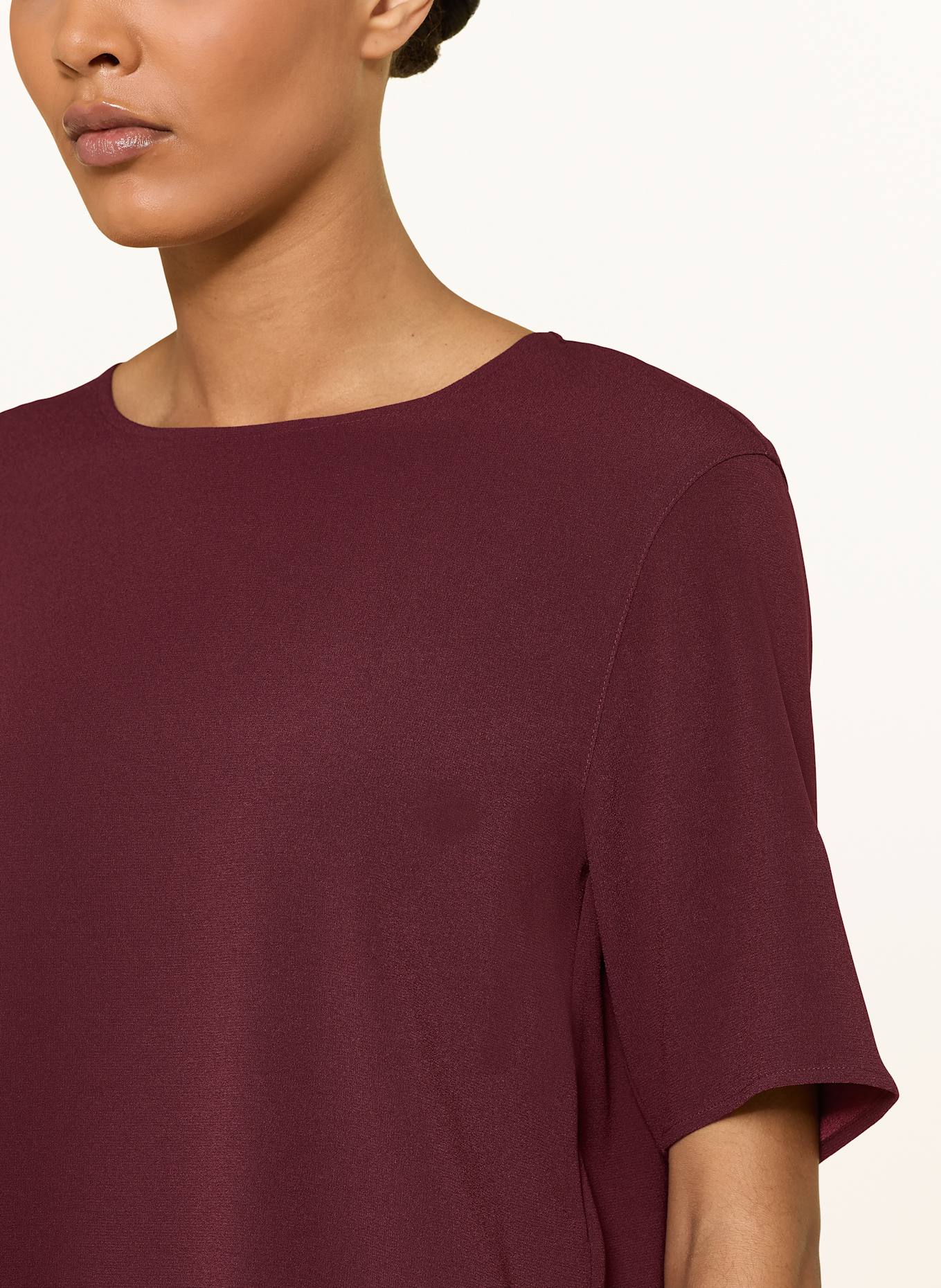 windsor. Blusenshirt: DUNKELROT