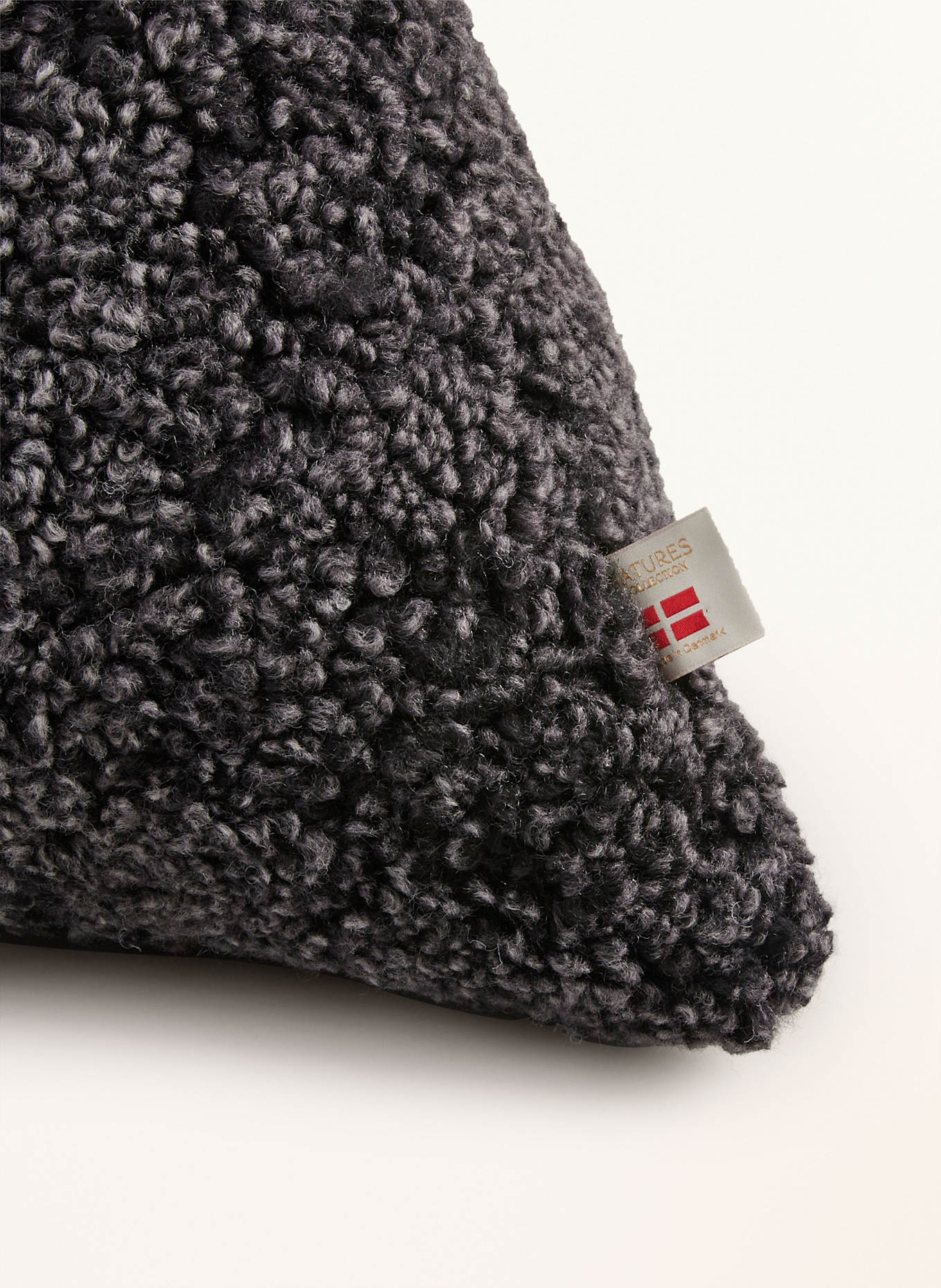 Natures Collection Poduszka dekoracyjna HAEMATITE: CZIEMNOSZARY