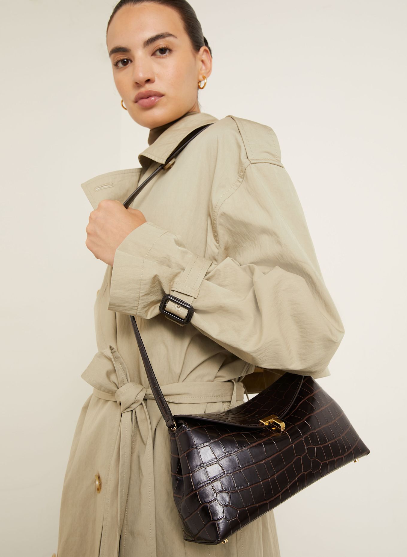 TOTEME Kopertówka T-LOCK: CIEMNOBRĄZOWY