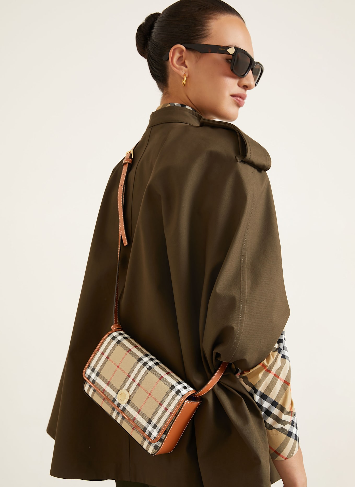 BURBERRY Umhängetasche HAMPSHIRE: BEIGE / SCHWARZ / WEISS