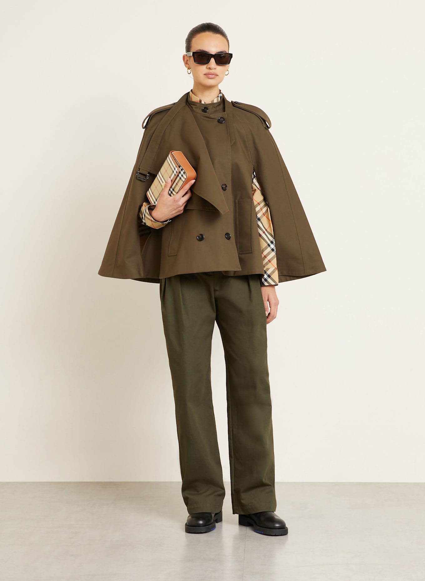 BURBERRY Umhängetasche HAMPSHIRE: BEIGE / SCHWARZ / WEISS