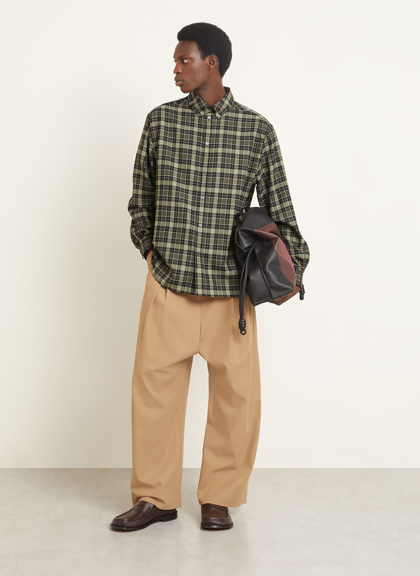 LOEWE Hemd Regular Fit: HELLGRÜN / SCHWARZ