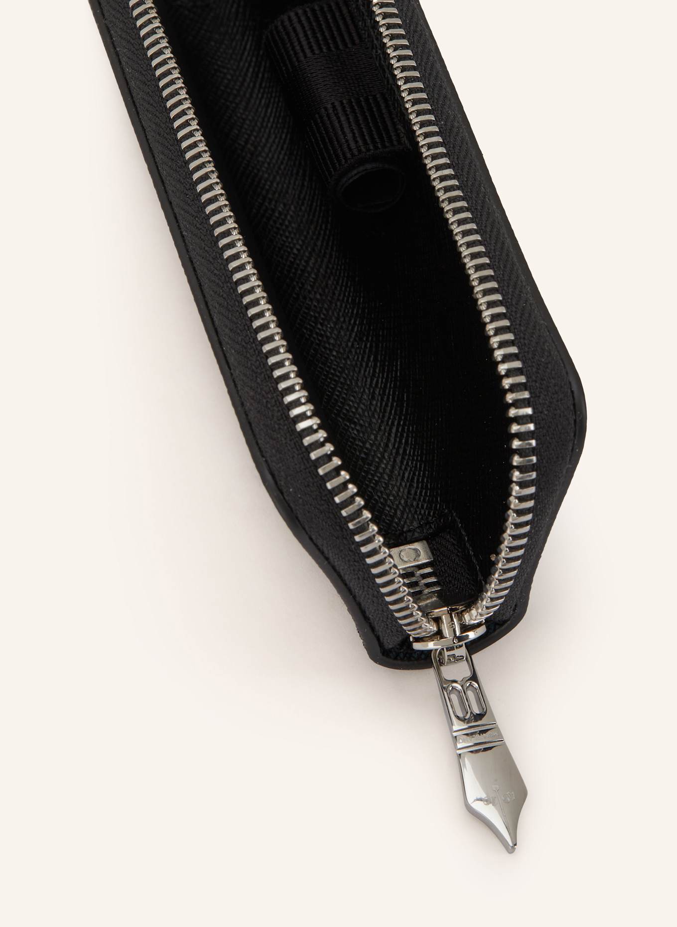 MONTBLANC Kožené pouzdro SARTORIAL: ČERNÁ / ČERNOŠEDÁ