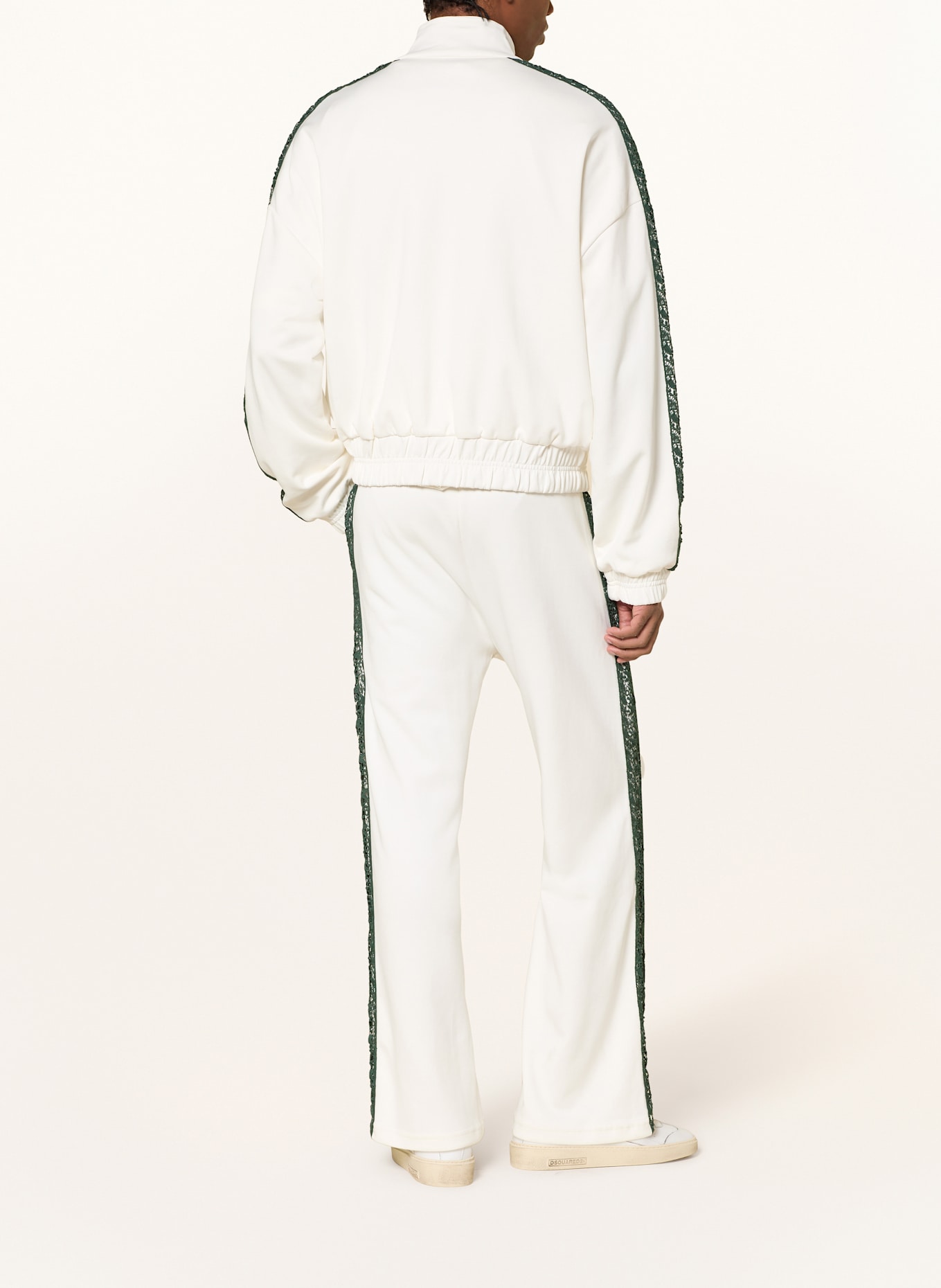 rough. Sweatpants mit Lochspitze: WEISS