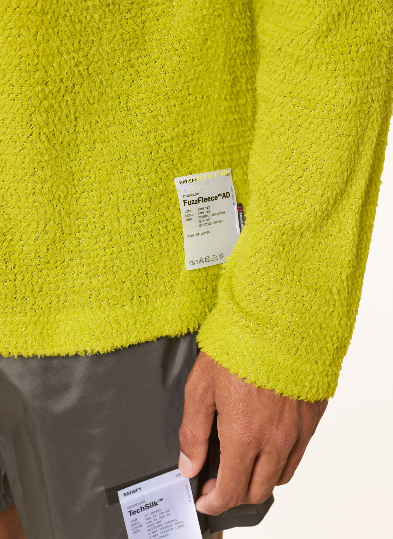 SATISFY FUZZFLEECE™ AD running shirt: NEON GREEN