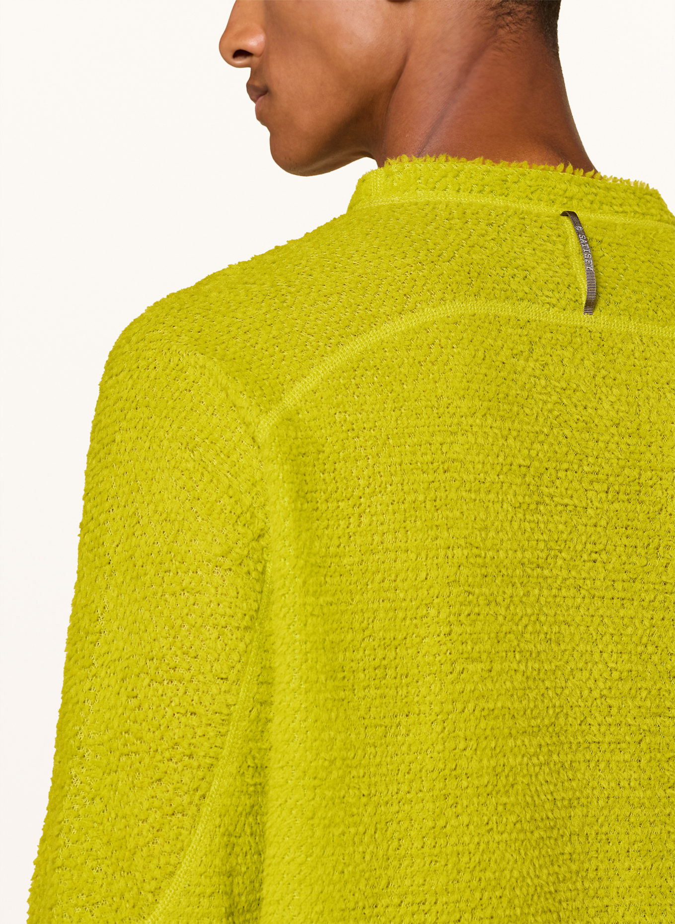 SATISFY FUZZFLEECE™ AD running shirt: NEON GREEN